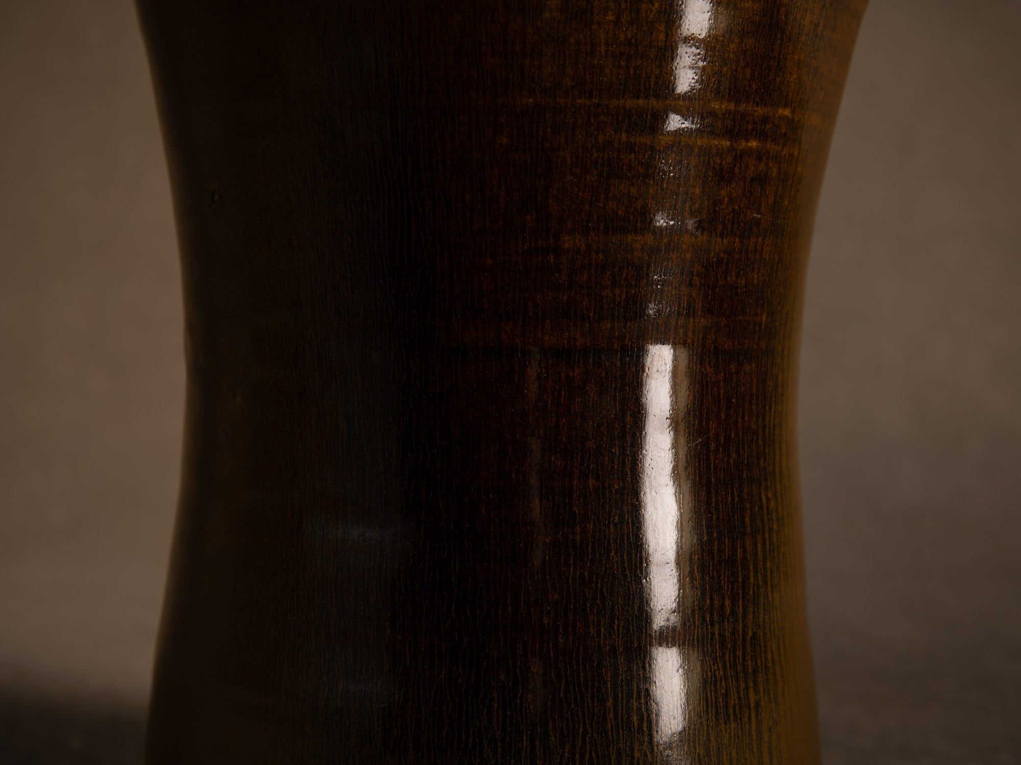 Vase meiping à émail fourrure de lièvre d’Antoine de Vinck, France (vers 1965)..Meiping hare's fur glaze vase by Antoine de Vinck, France (circa 1965)