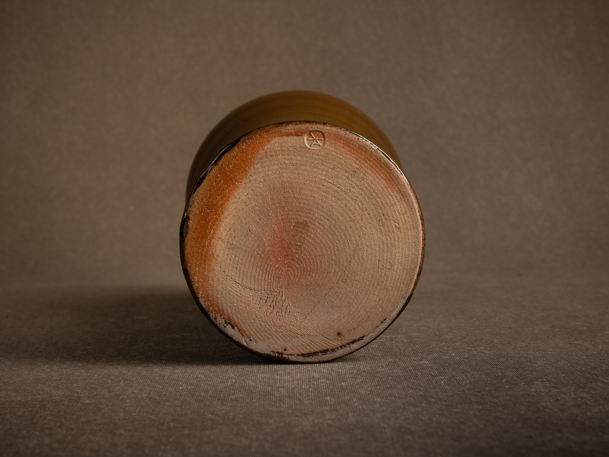 Vase meiping à émail fourrure de lièvre d’Antoine de Vinck, France (vers 1965)..Meiping hare's fur glaze vase by Antoine de Vinck, France (circa 1965)