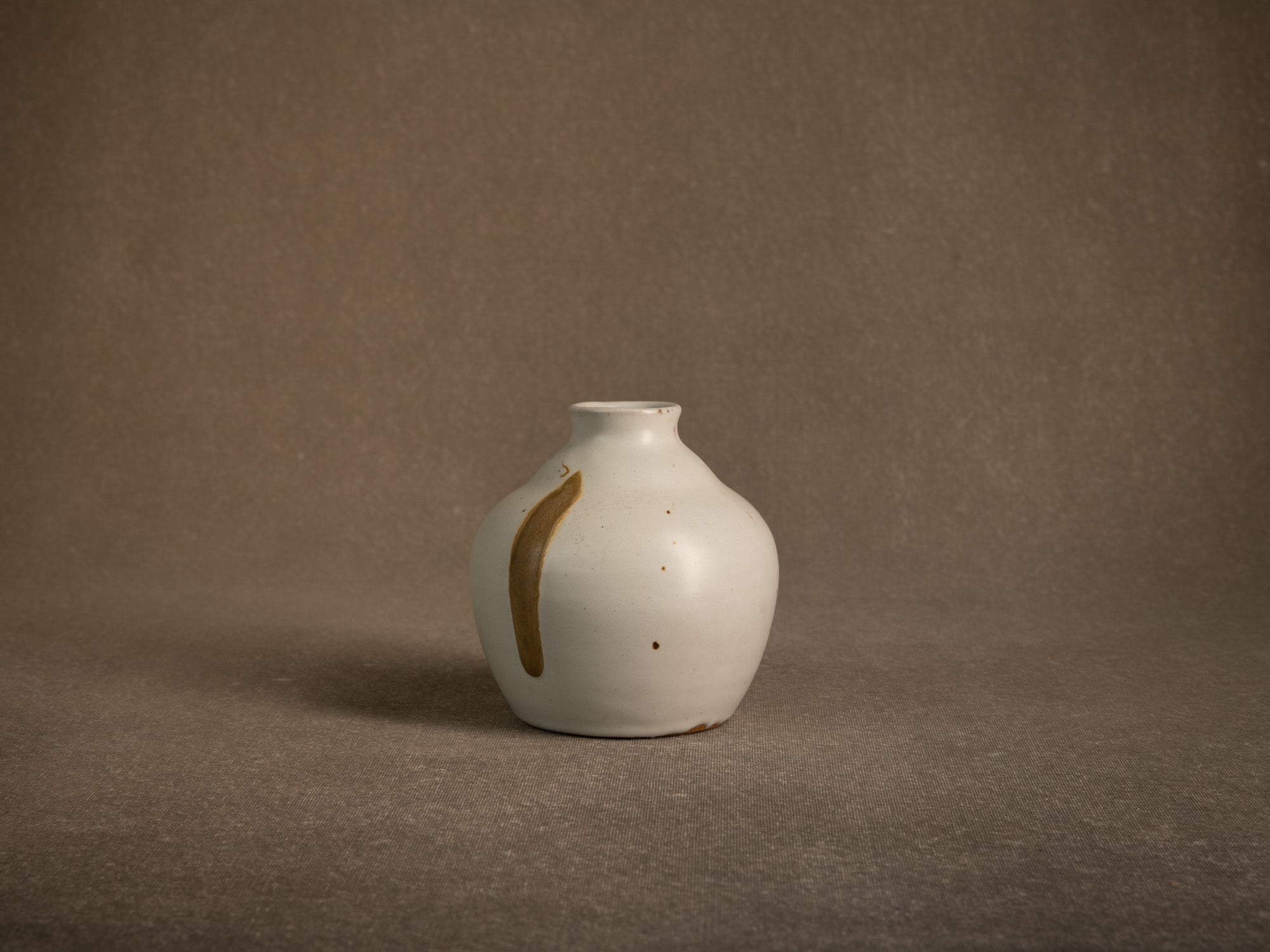Vase boule en grès par Léon Pointu, France (vers 1930)..Stoneware japonisme vase by Léon Pointu, France (circa 1930)