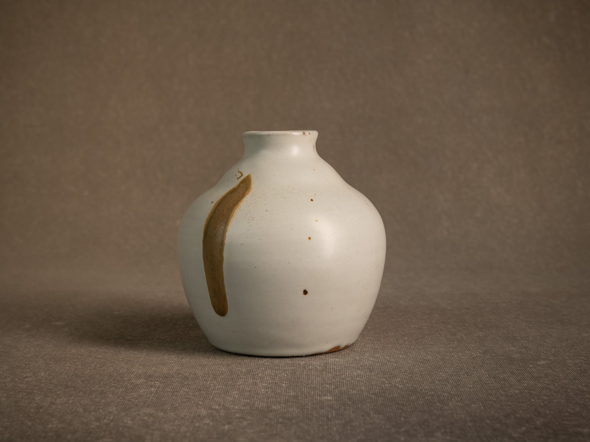 Vase boule en grès par Léon Pointu, France (vers 1930)..Stoneware japonisme vase by Léon Pointu, France (circa 1930)