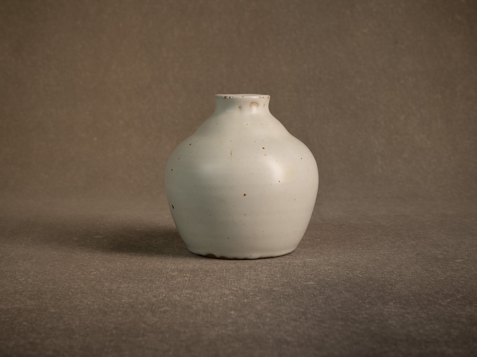 Vase boule en grès par Léon Pointu, France (vers 1930)..Stoneware japonisme vase by Léon Pointu, France (circa 1930)