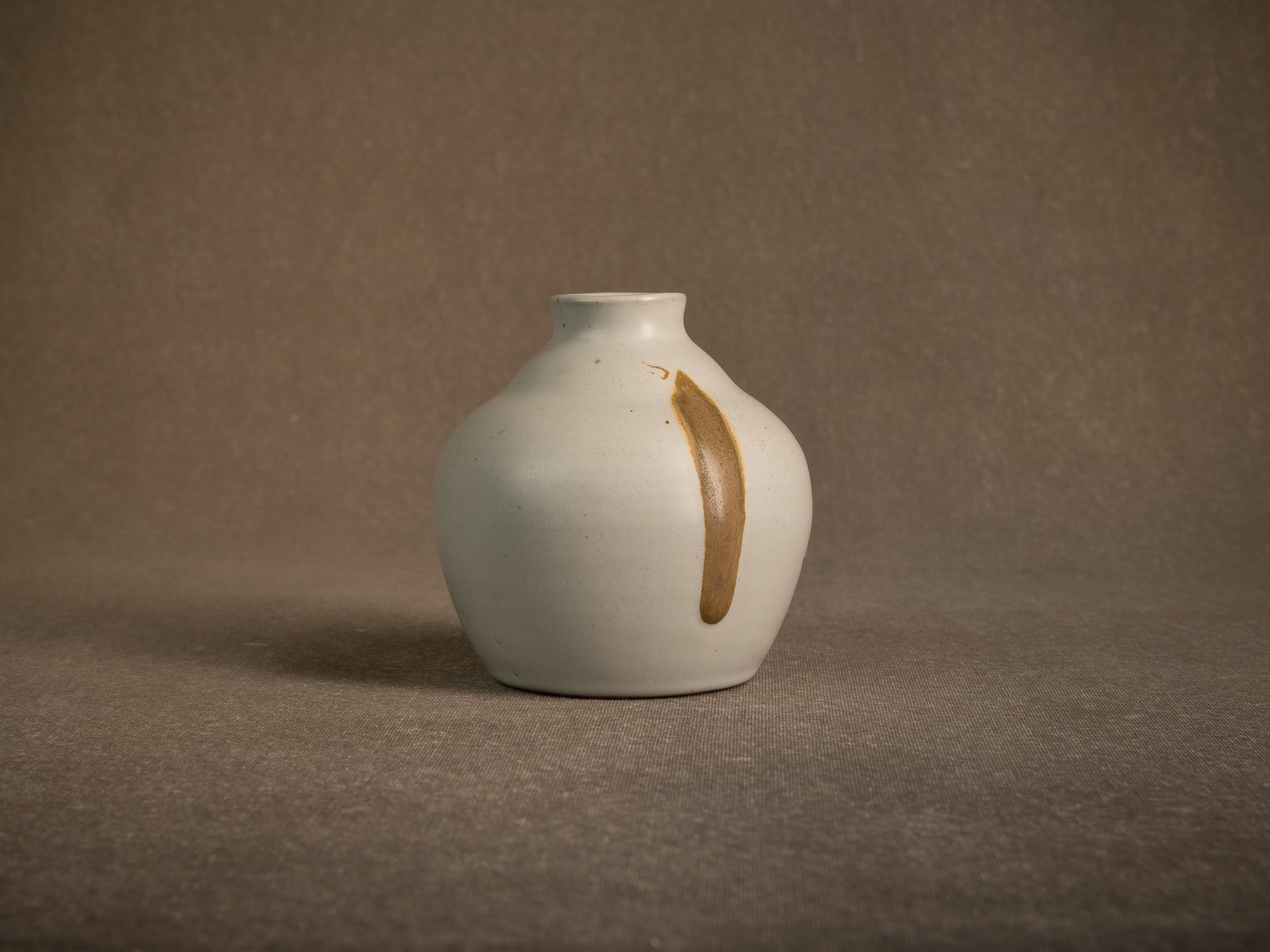 Vase boule en grès par Léon Pointu, France (vers 1930)..Stoneware japonisme vase by Léon Pointu, France (circa 1930)
