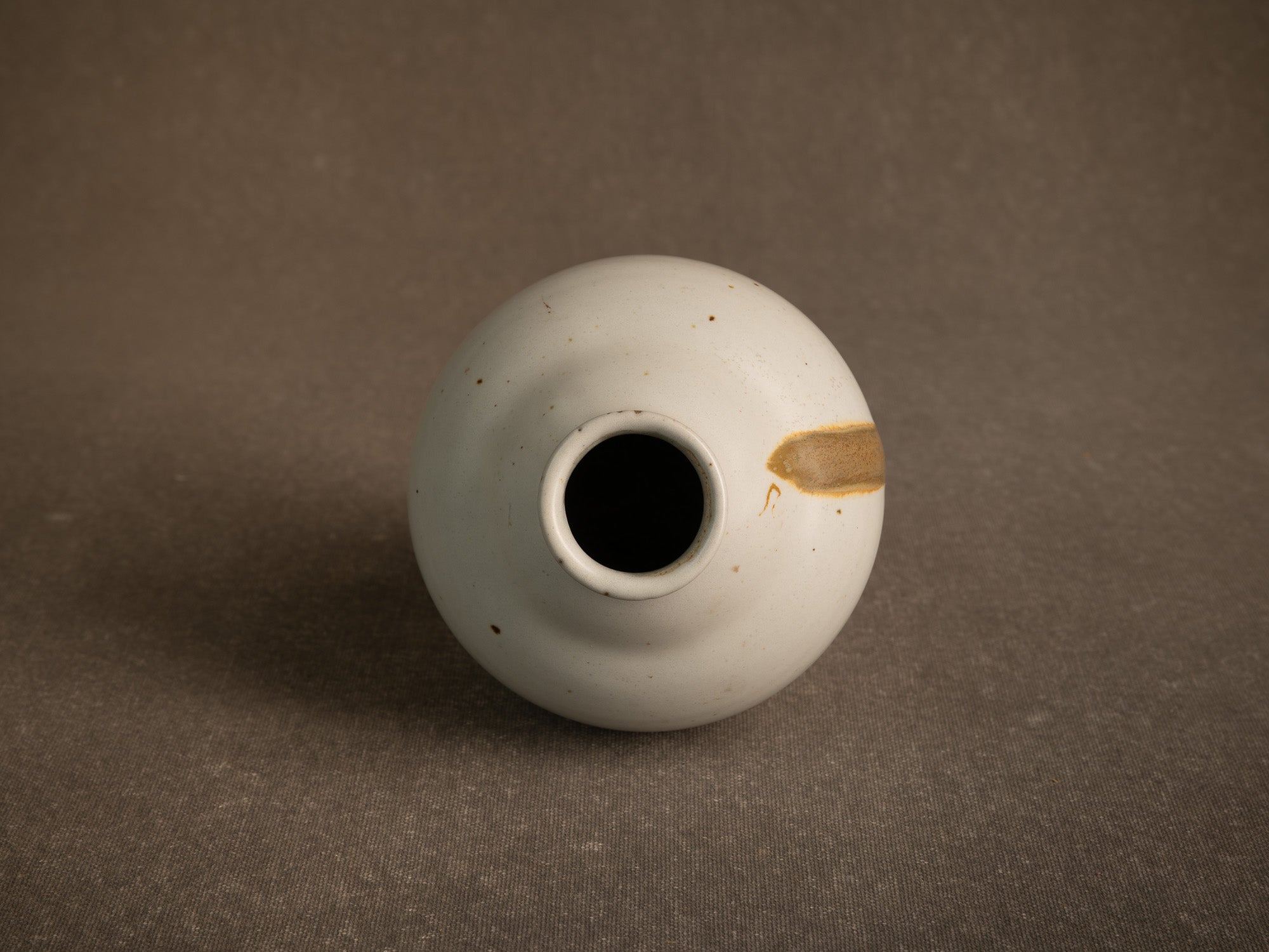 Vase boule en grès par Léon Pointu, France (vers 1930)..Stoneware japonisme vase by Léon Pointu, France (circa 1930)
