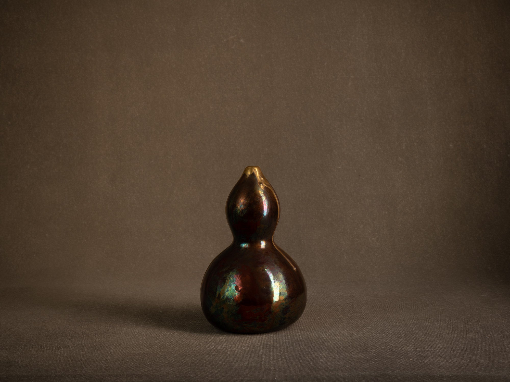 Remarquable vase Art Nouveau hyotan lustré à l'imitation des kintsugi signé G. Legrand, France (vers 1910-15)..Oustanding lustered japonisme double gourd vase by R.Legrand, France (circa 1910-15)