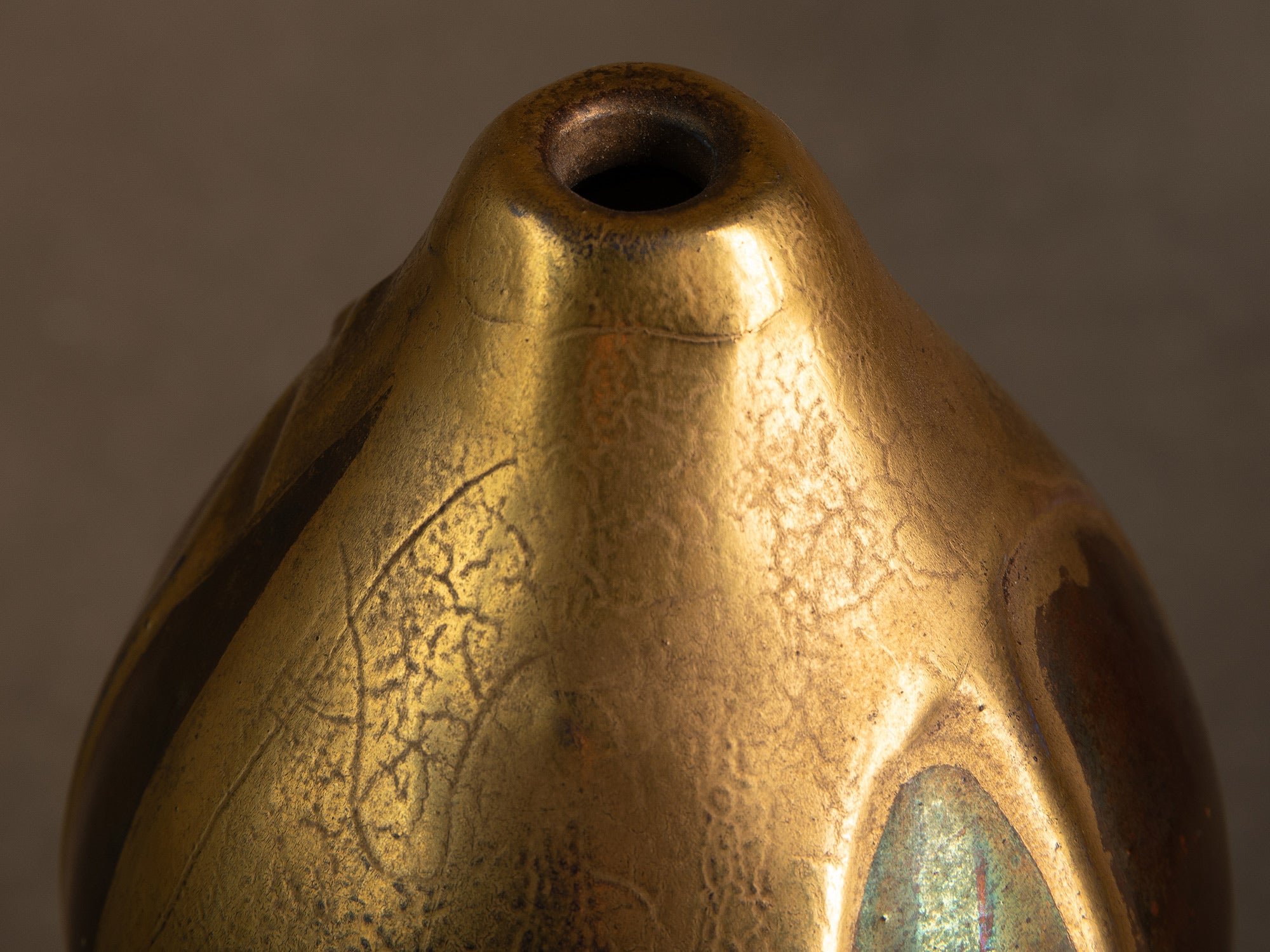 Remarquable vase Art Nouveau hyotan lustré à l'imitation des kintsugi signé G. Legrand, France (vers 1910-15)..Oustanding lustered japonisme double gourd vase by R.Legrand, France (circa 1910-15)
