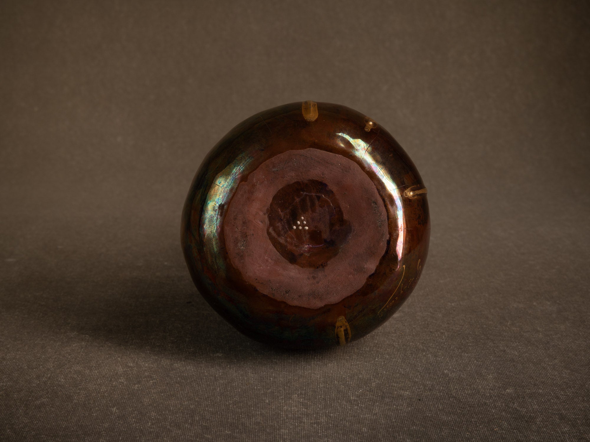 Remarquable vase Art Nouveau hyotan lustré à l'imitation des kintsugi signé G. Legrand, France (vers 1910-15)..Oustanding lustered japonisme double gourd vase by R.Legrand, France (circa 1910-15)