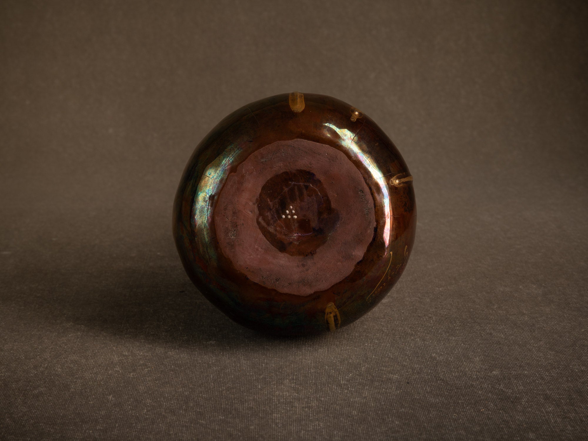 Remarquable vase Art Nouveau hyotan lustré à l'imitation des kintsugi signé G. Legrand, France (vers 1910-15)..Oustanding lustered japonisme double gourd vase by R.Legrand, France (circa 1910-15)