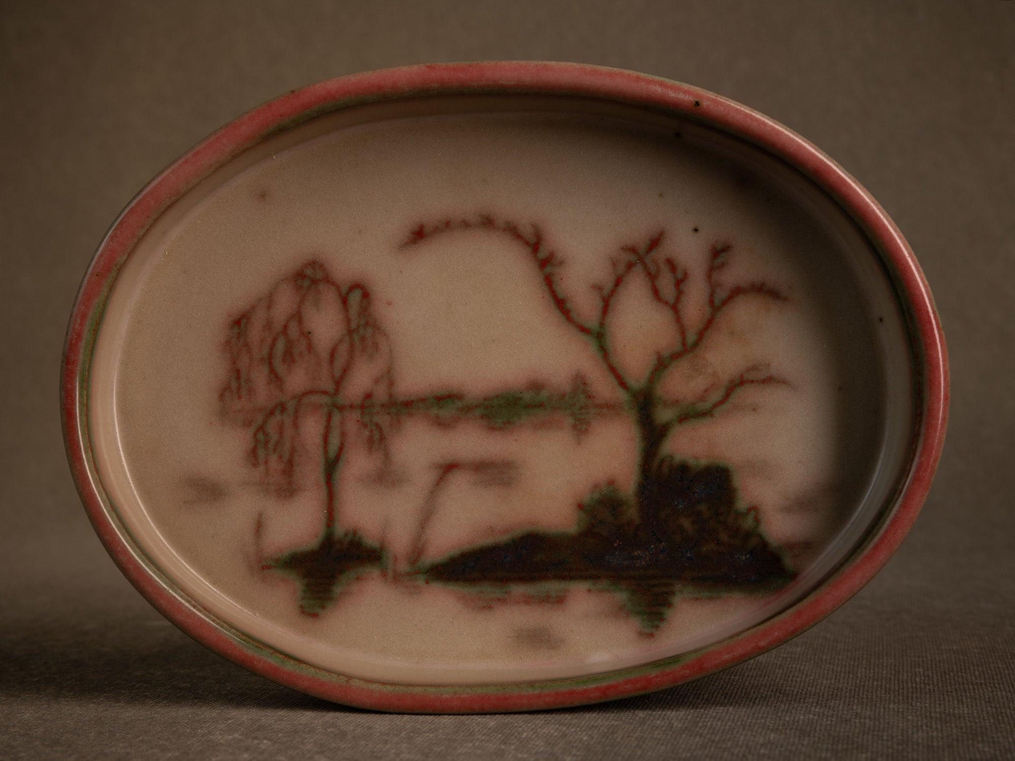 Coupe à bonsaï en grès de Bornholm par Thora Hjorth, Danemark (années 1920)..Bonsaï bowl pot with japonisme landscape in Bornholm stoneware by Thora Hjorth, Denmark (1920's)