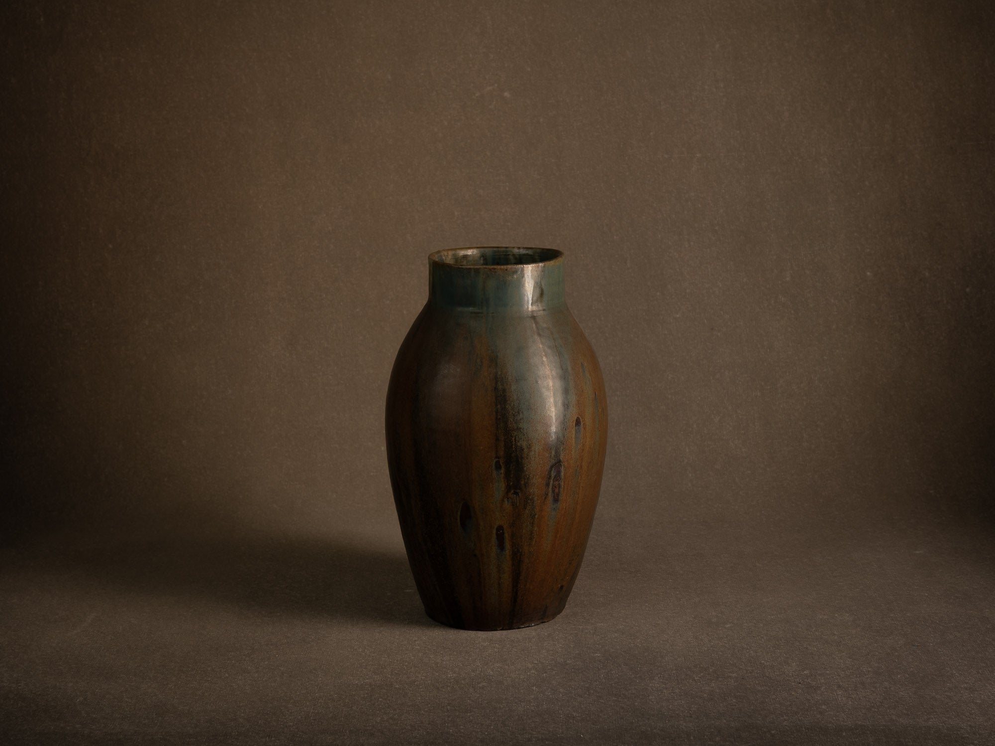 Remarquable vase en grès japoniste de Nils de Barck à Saint‑Amand‑en‑Puisaye, France (vers 1895-1900)..Oustanding Carriès school japonisme stoneware vase by Nils de Barck in Puisaye, France (circa 1895-1900)
