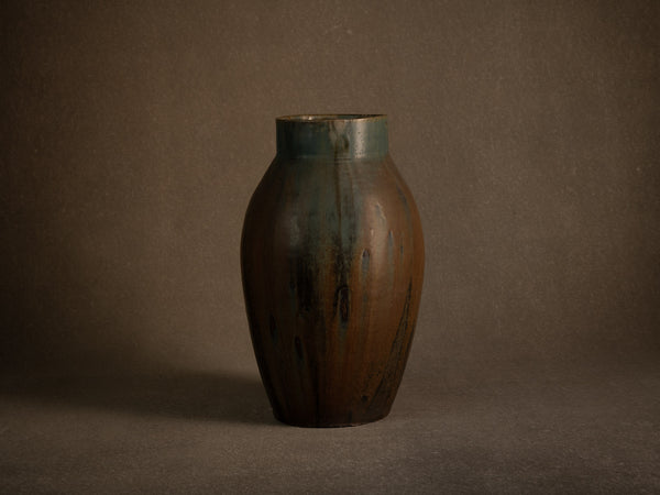 Remarquable vase en grès japoniste de Nils de Barck à Saint‑Amand‑en‑Puisaye, France (vers 1895-1900)..Oustanding Carriès school japonisme stoneware vase by Nils de Barck in Puisaye, France (circa 1895-1900)