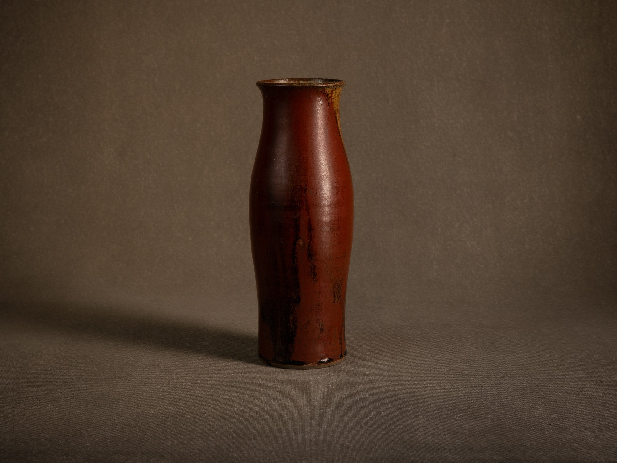 Important vase en grès tenmoku de Patrice Rouby à Souspierre, France (1978)..Important tenmoku stoneware vase by Patrice Rouby in Souspierre, France (1978)