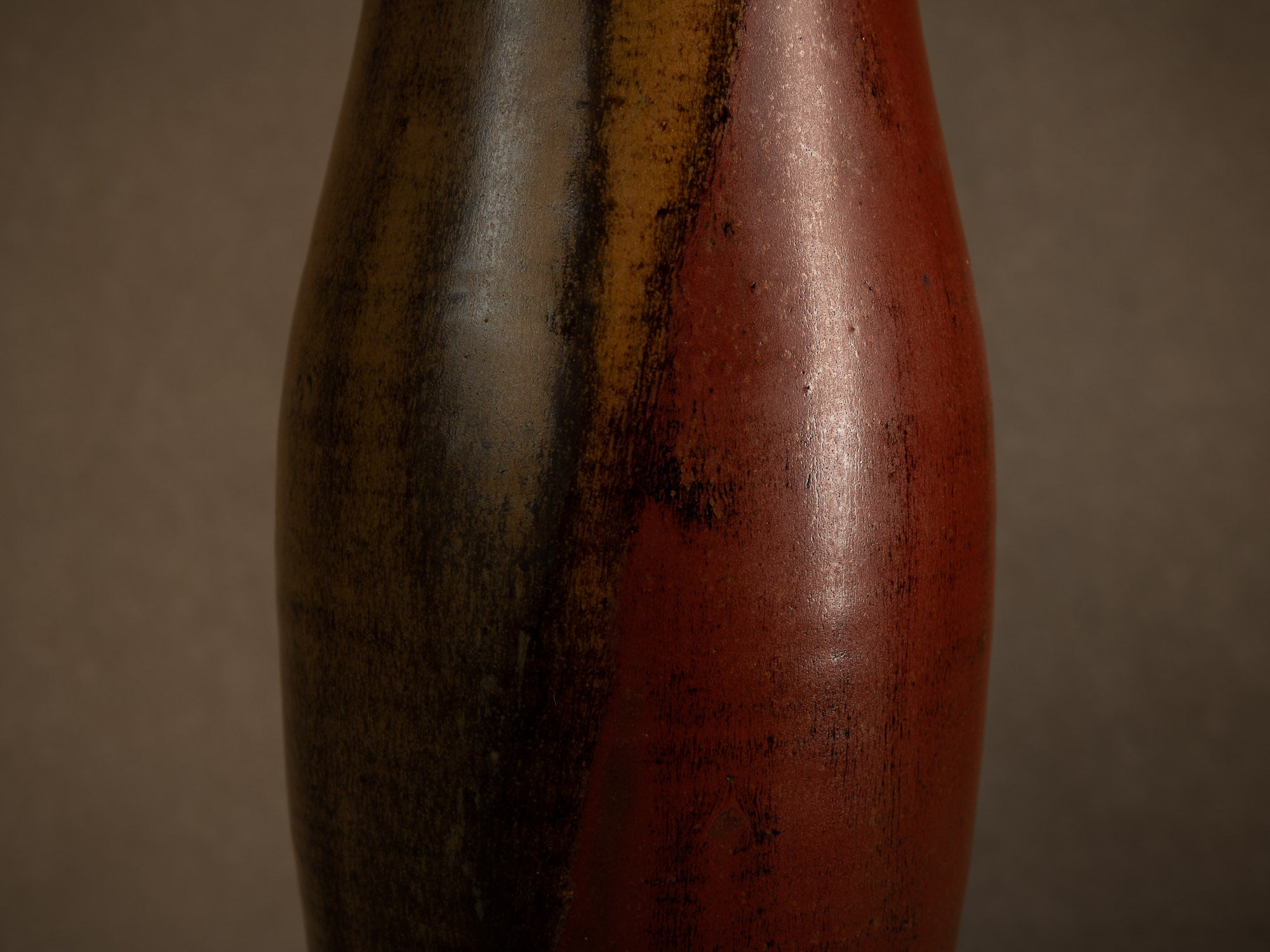 Important vase en grès tenmoku de Patrice Rouby à Souspierre, France (1978)..Important tenmoku stoneware vase by Patrice Rouby in Souspierre, France (1978)