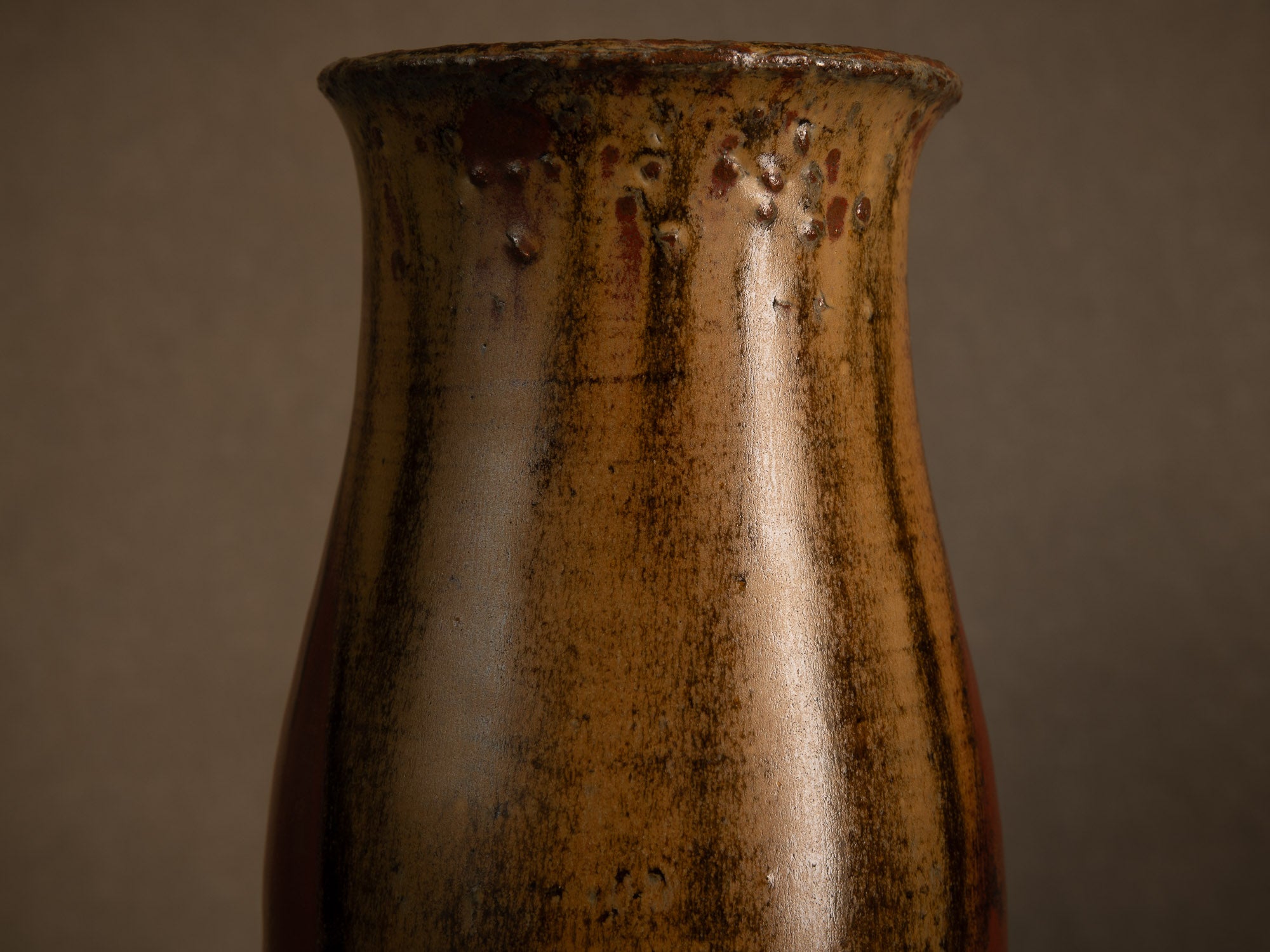 Important vase en grès tenmoku de Patrice Rouby à Souspierre, France (1978)..Important tenmoku stoneware vase by Patrice Rouby in Souspierre, France (1978)