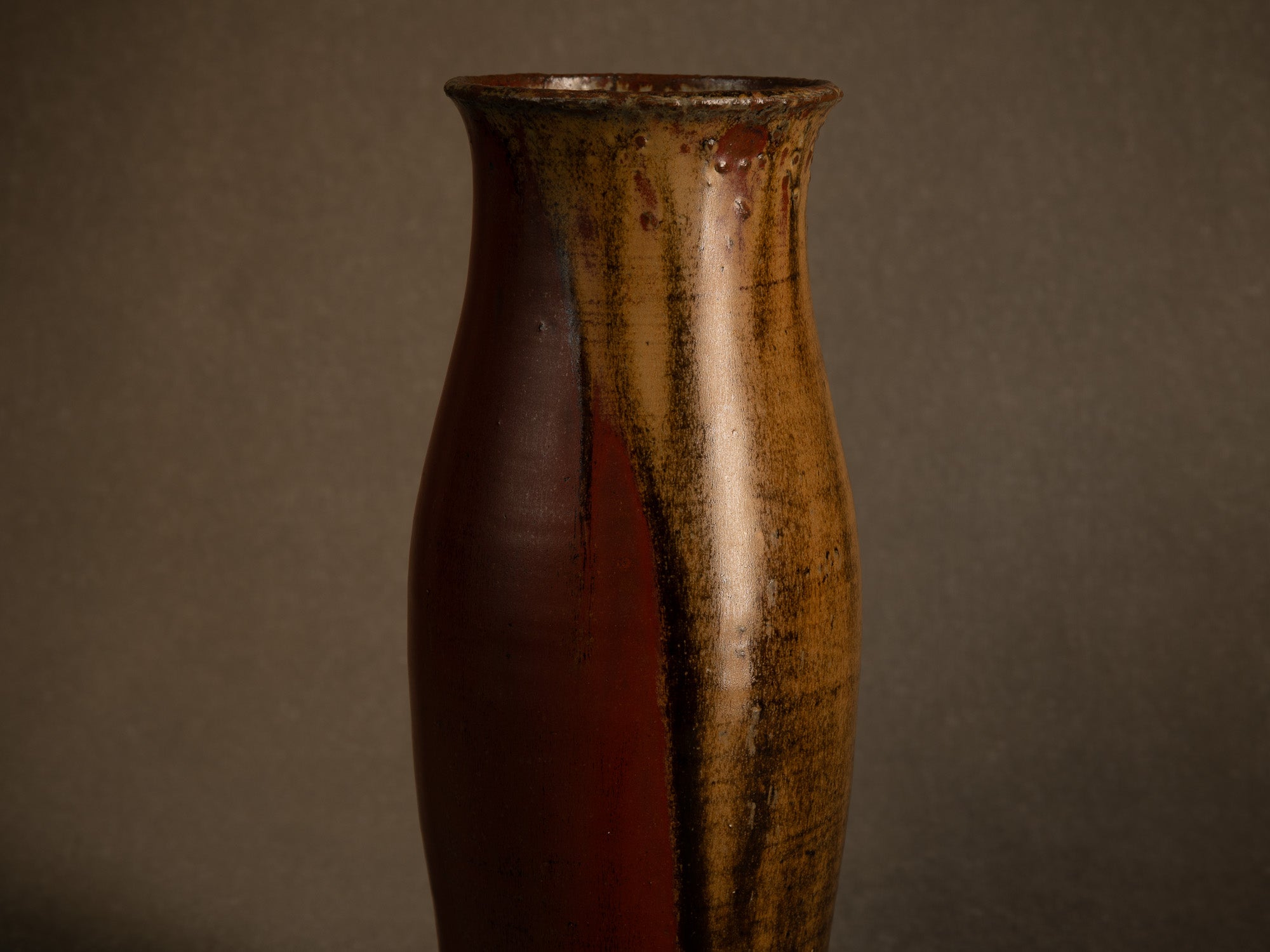 Important vase en grès tenmoku de Patrice Rouby à Souspierre, France (1978)..Important tenmoku stoneware vase by Patrice Rouby in Souspierre, France (1978)