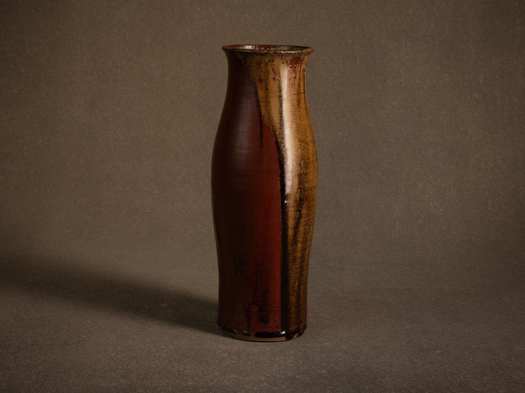 Important vase en grès tenmoku de Patrice Rouby à Souspierre, France (1978)..Important tenmoku stoneware vase by Patrice Rouby in Souspierre, France (1978)
