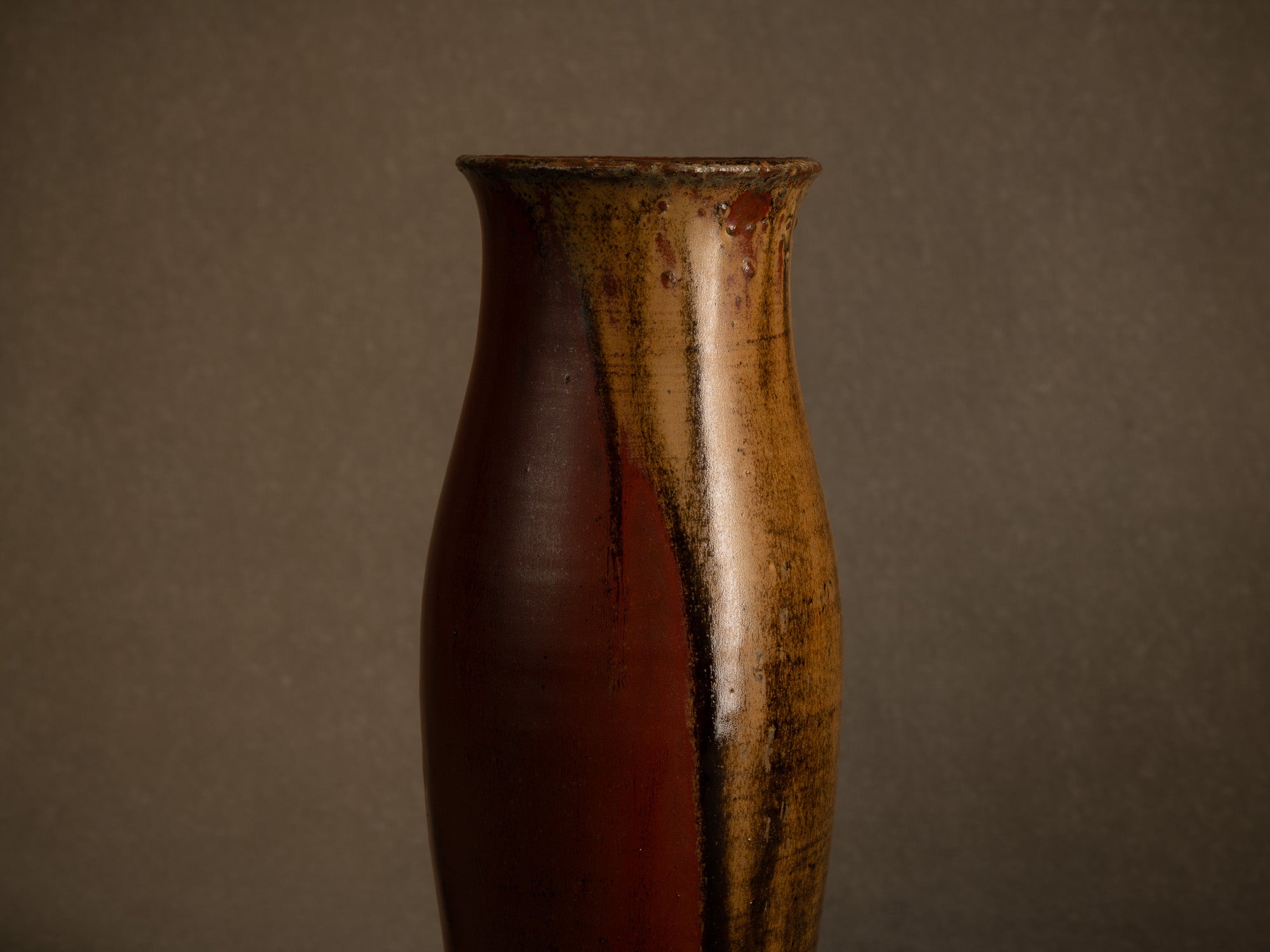 Important vase en grès tenmoku de Patrice Rouby à Souspierre, France (1978)..Important tenmoku stoneware vase by Patrice Rouby in Souspierre, France (1978)