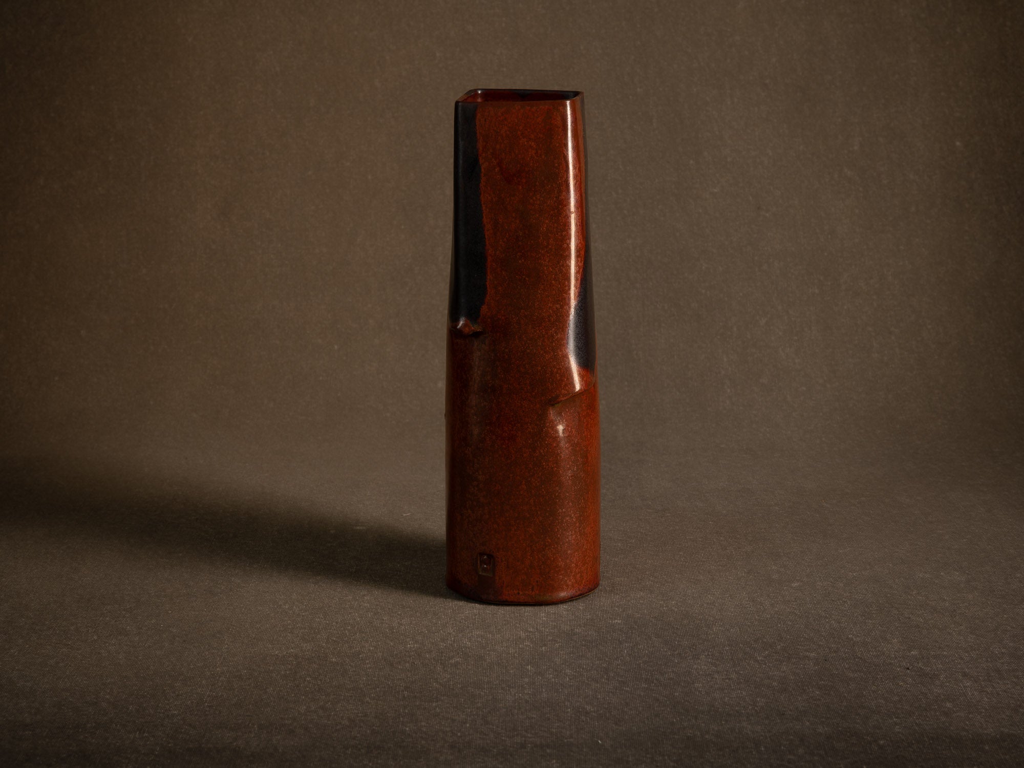 Vase en grès émaillé par Jean Cacheleux à Saint Amand en Puisaye, France (vers 1990)..Glazed stoneware vase by Jean Cacheleux à Saint Amand en Puisaye, France (circa 1990)