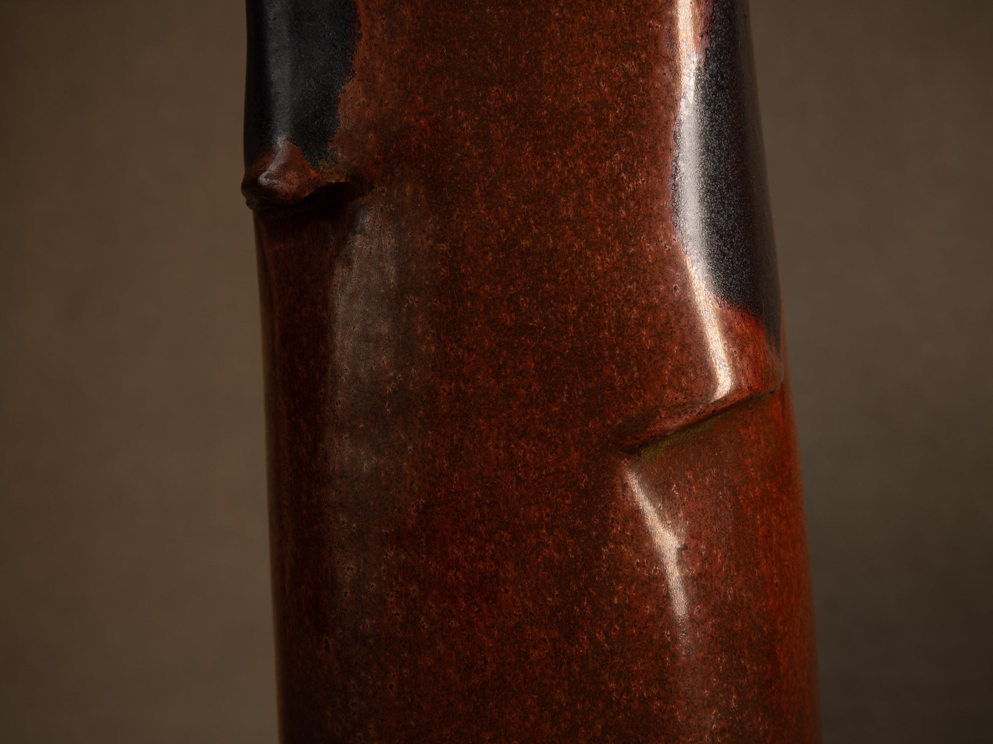Vase en grès émaillé par Jean Cacheleux à Saint Amand en Puisaye, France (vers 1990)..Glazed stoneware vase by Jean Cacheleux à Saint Amand en Puisaye, France (circa 1990)