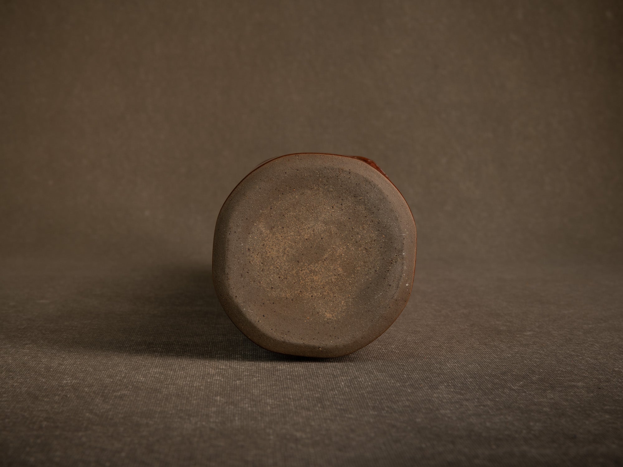 Vase en grès émaillé par Jean Cacheleux à Saint Amand en Puisaye, France (vers 1990)..Glazed stoneware vase by Jean Cacheleux à Saint Amand en Puisaye, France (circa 1990)
