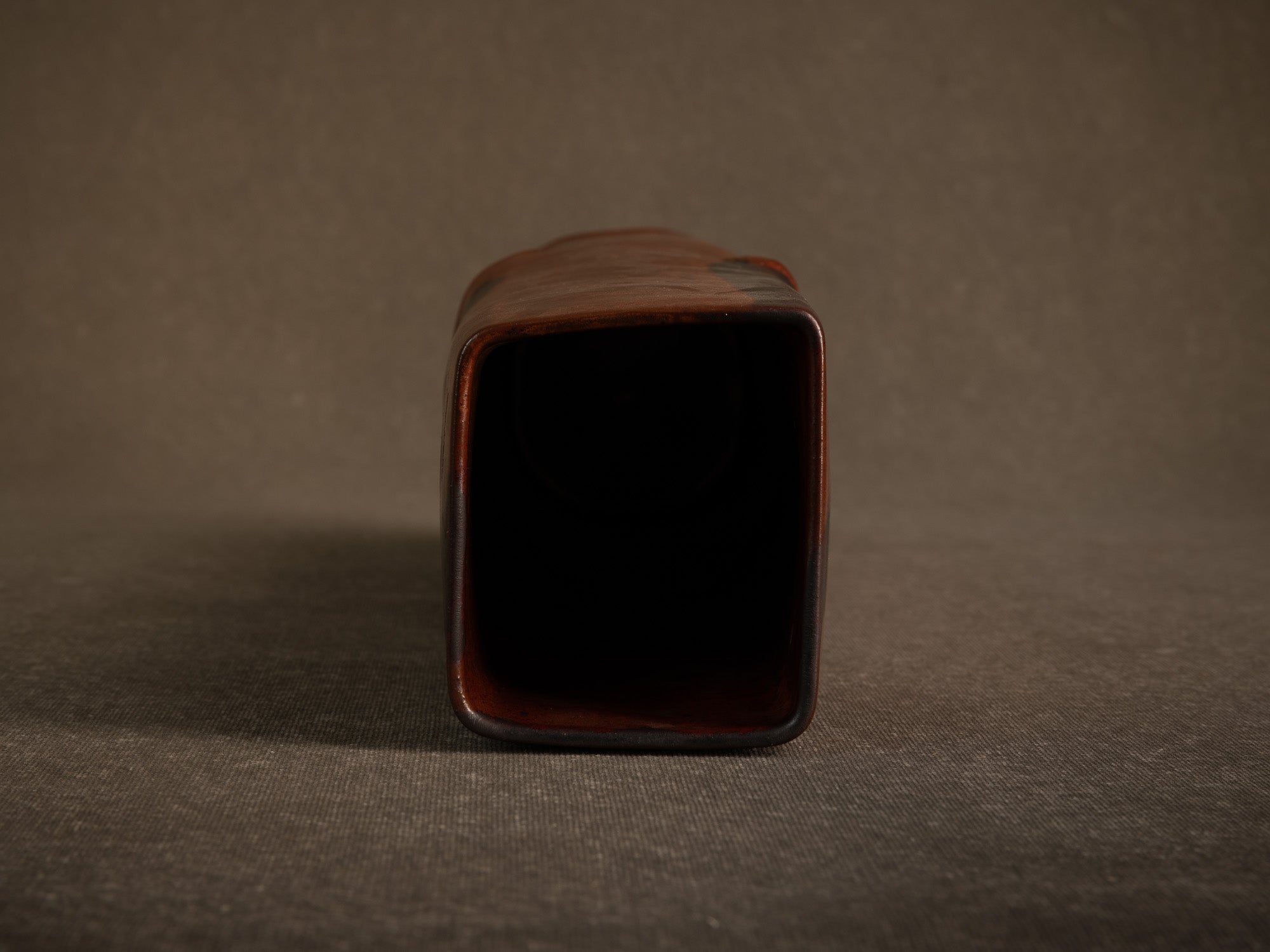 Vase en grès émaillé par Jean Cacheleux à Saint Amand en Puisaye, France (vers 1990)..Glazed stoneware vase by Jean Cacheleux à Saint Amand en Puisaye, France (circa 1990)