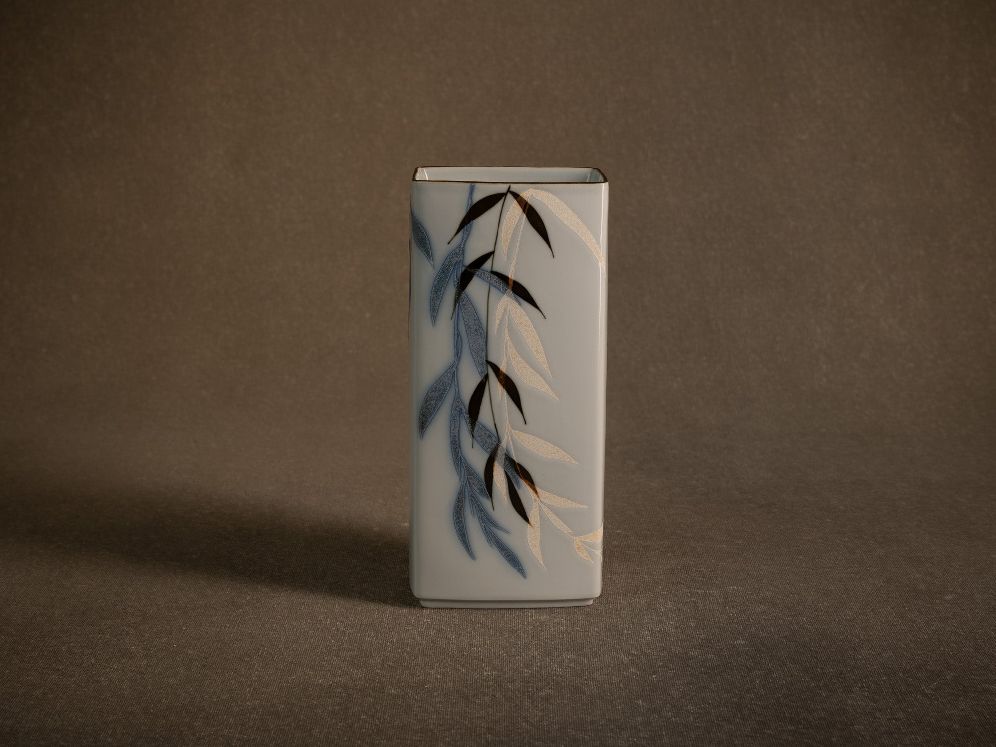 Vase "duet" en porcelaine de Ivan Weiss pour Royal Copenhagen, Danemark (vers 1985).."Duet" porcelain vase by Ivan Weiss for Royal Copenhagen, Denmark (circa 1985)