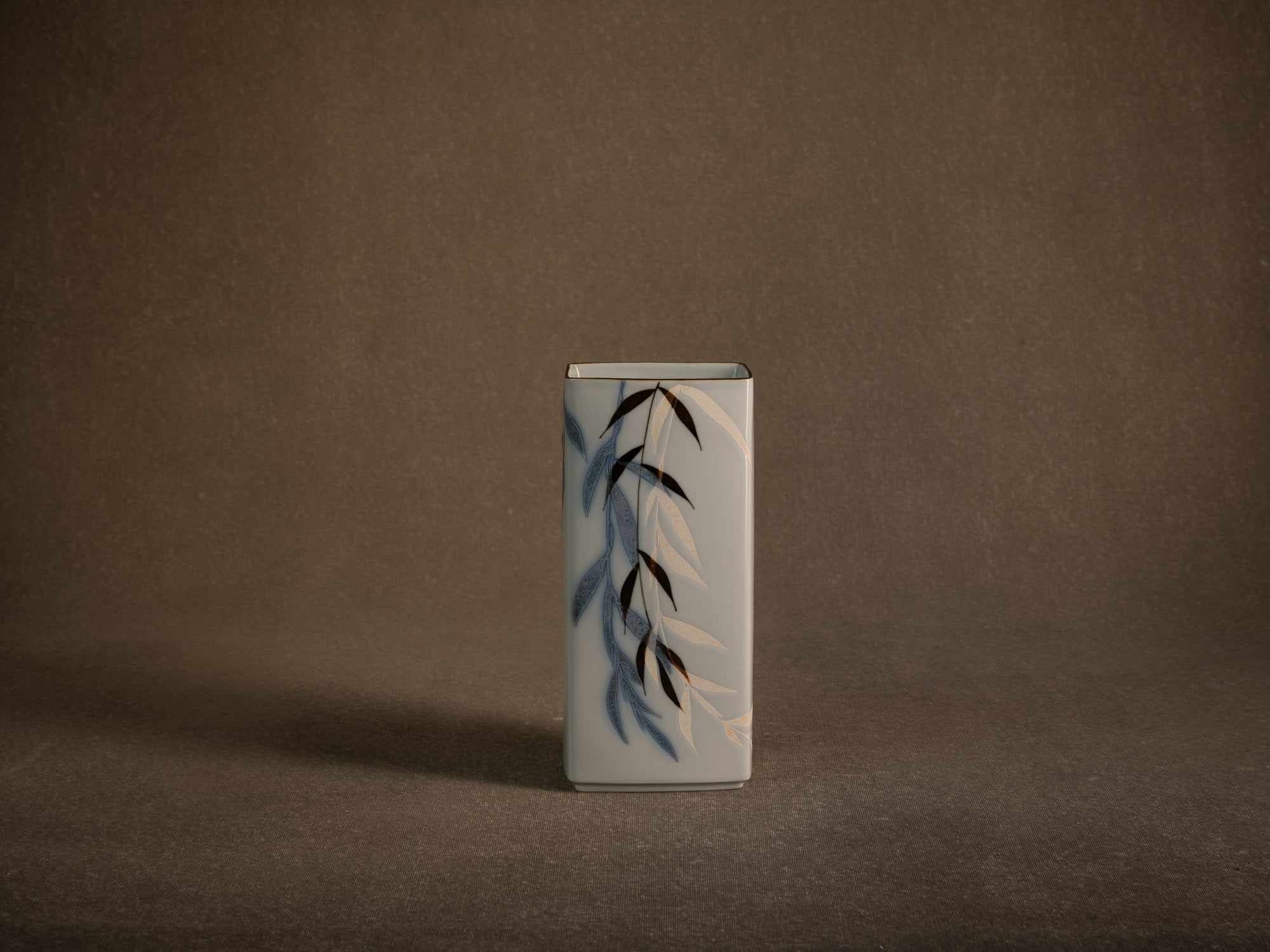 Vase "duet" en porcelaine de Ivan Weiss pour Royal Copenhagen, Danemark (vers 1985).."Duet" porcelain vase by Ivan Weiss for Royal Copenhagen, Denmark (circa 1985)