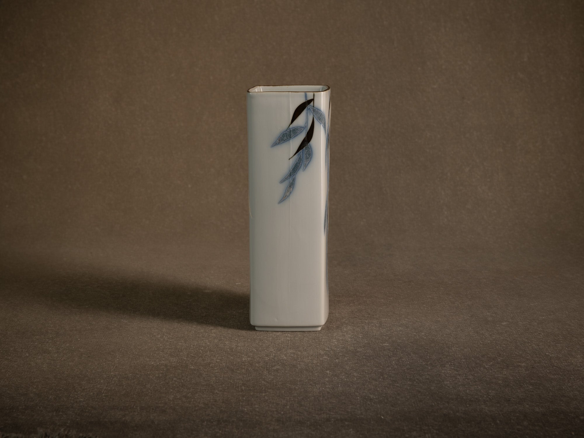 Vase "duet" en porcelaine de Ivan Weiss pour Royal Copenhagen, Danemark (vers 1985).."Duet" porcelain vase by Ivan Weiss for Royal Copenhagen, Denmark (circa 1985)