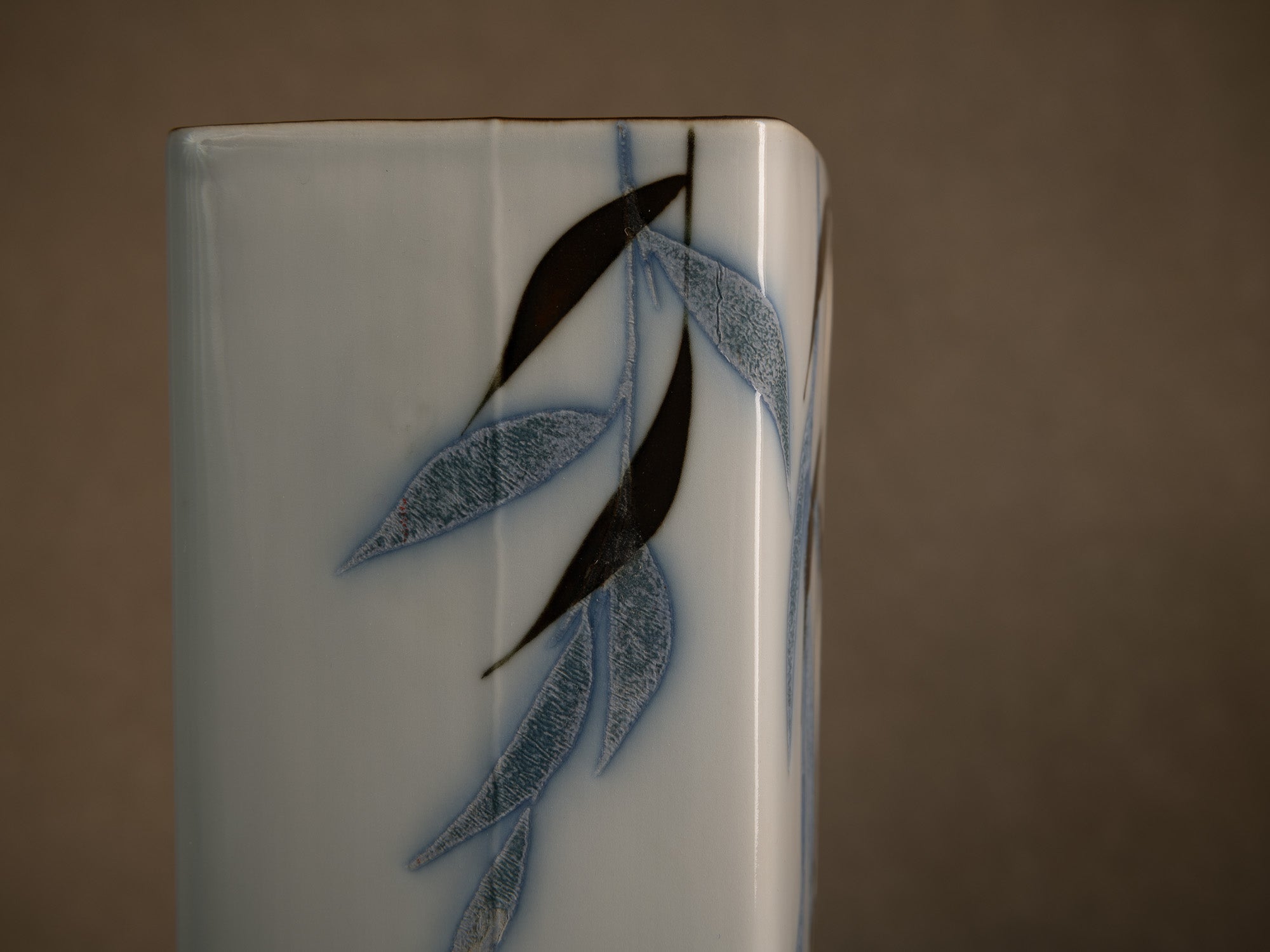 Vase "duet" en porcelaine de Ivan Weiss pour Royal Copenhagen, Danemark (vers 1985).."Duet" porcelain vase by Ivan Weiss for Royal Copenhagen, Denmark (circa 1985)