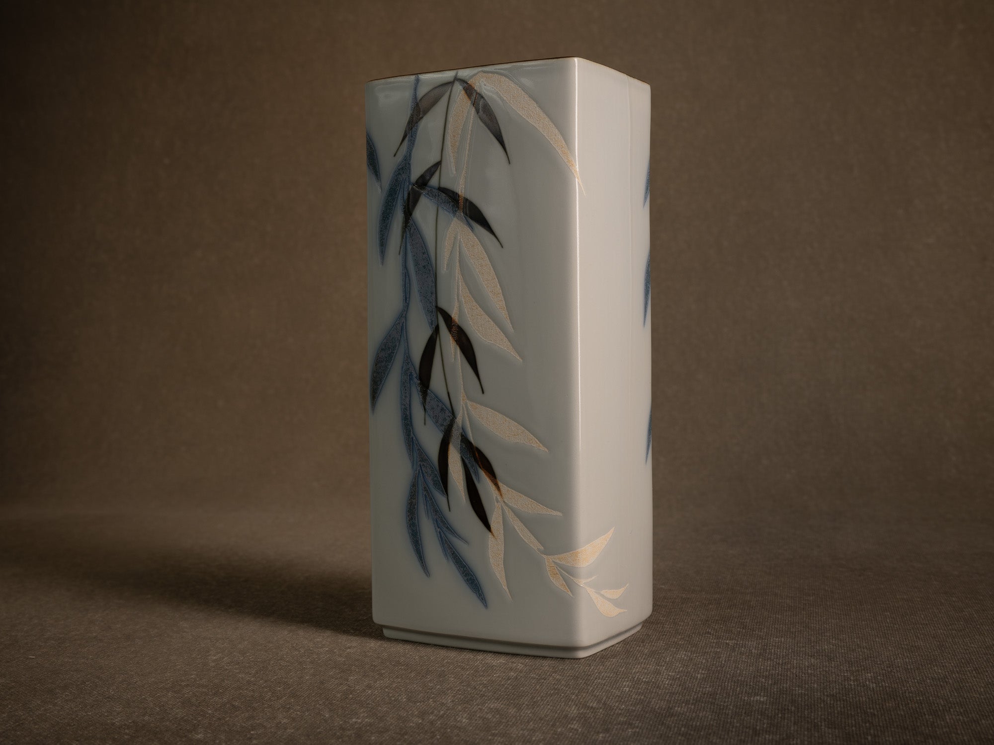 Vase "duet" en porcelaine de Ivan Weiss pour Royal Copenhagen, Danemark (vers 1985).."Duet" porcelain vase by Ivan Weiss for Royal Copenhagen, Denmark (circa 1985)