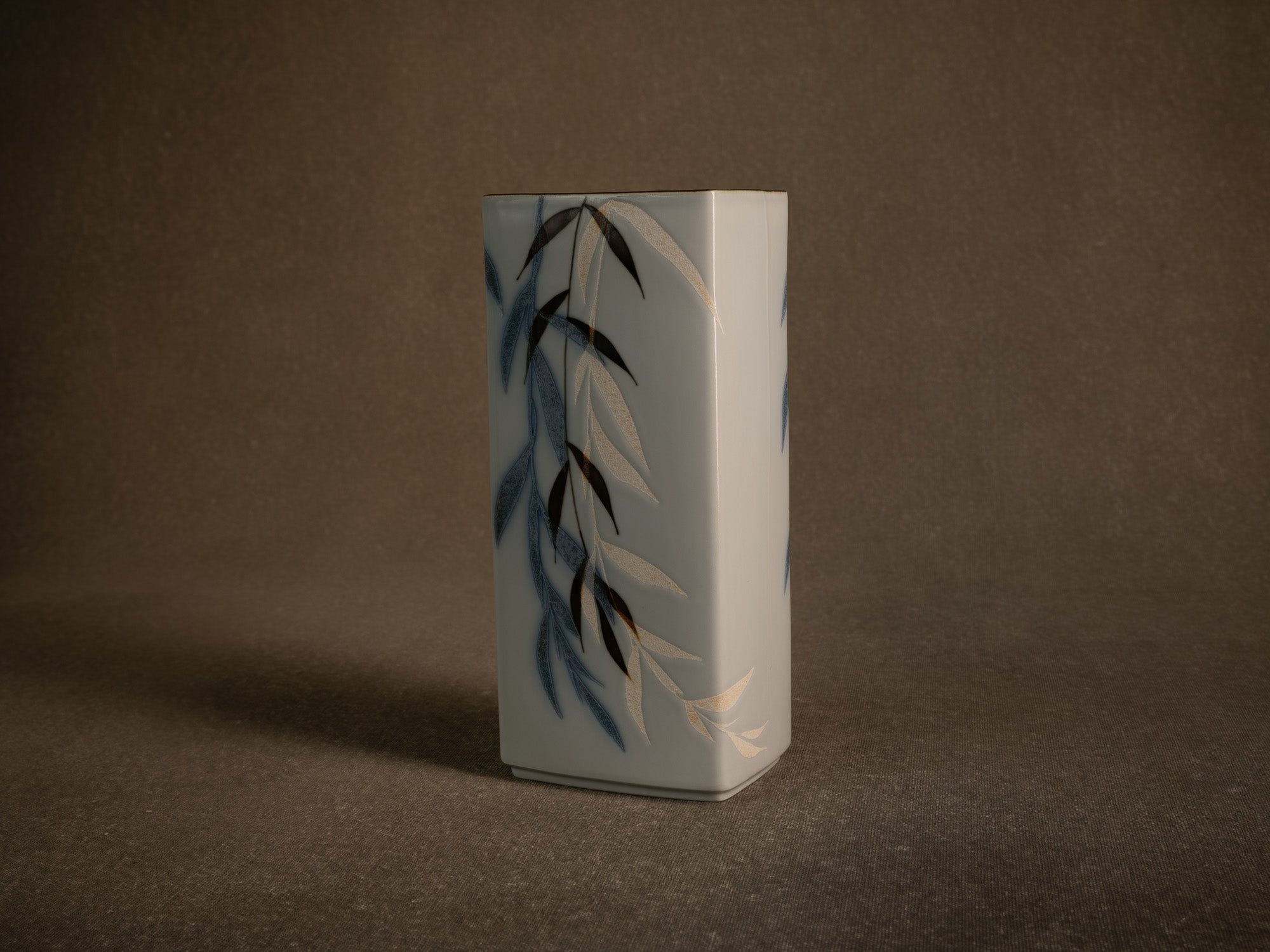 Vase "duet" en porcelaine de Ivan Weiss pour Royal Copenhagen, Danemark (vers 1985).."Duet" porcelain vase by Ivan Weiss for Royal Copenhagen, Denmark (circa 1985)