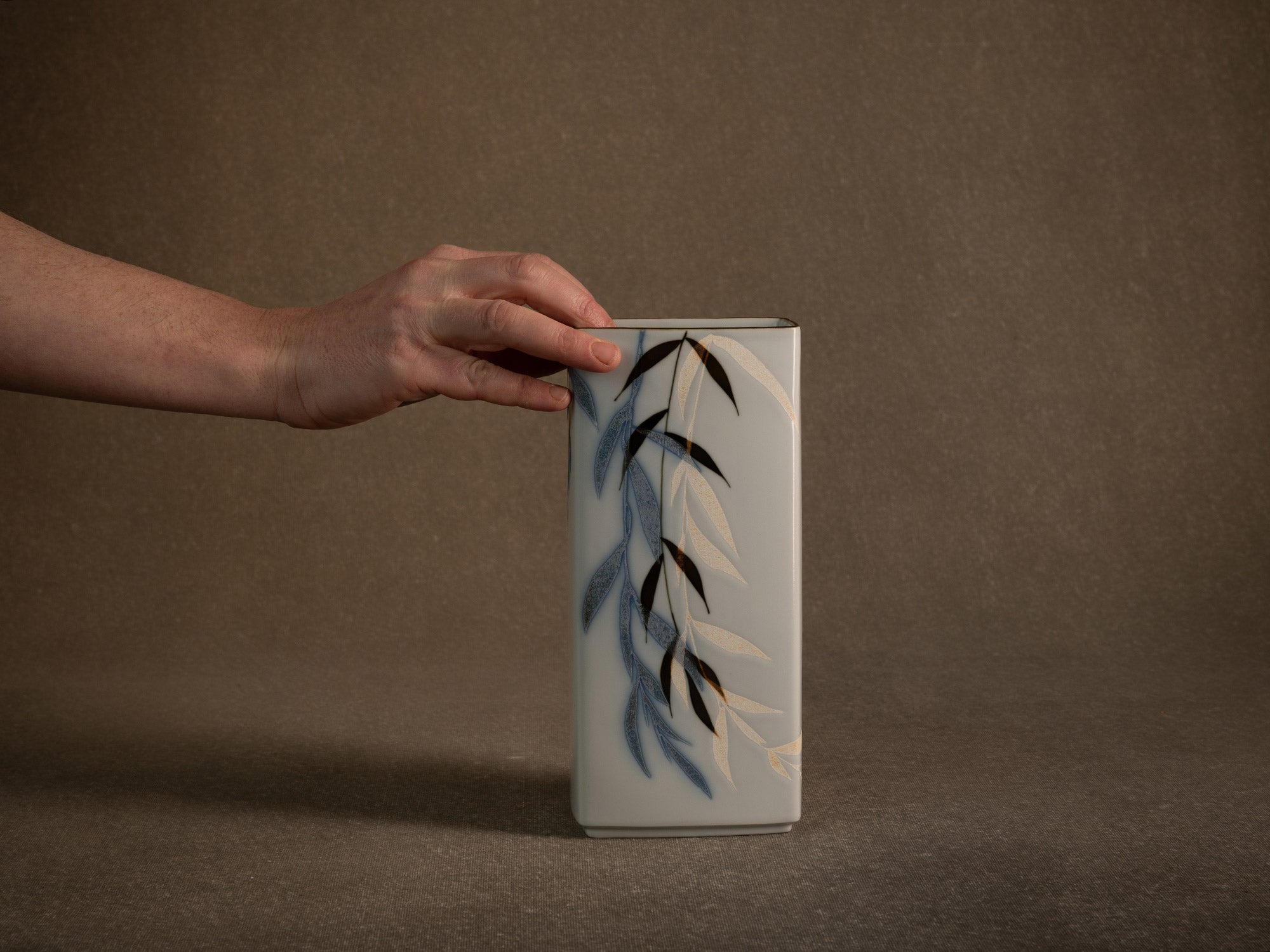 Vase "duet" en porcelaine de Ivan Weiss pour Royal Copenhagen, Danemark (vers 1985).."Duet" porcelain vase by Ivan Weiss for Royal Copenhagen, Denmark (circa 1985)