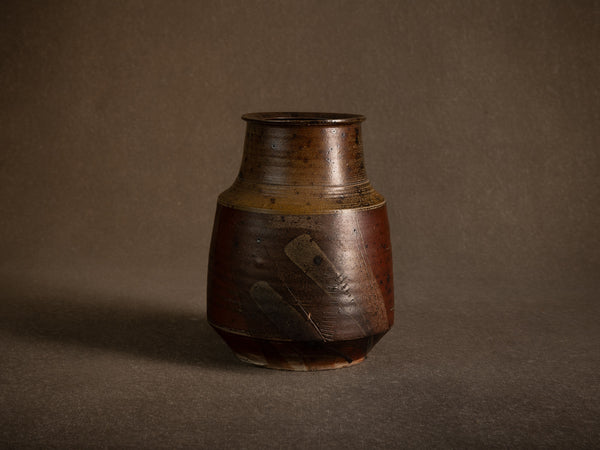 Vase en grès scarifié de Gustave Tiffoche, France (vers 1975)..Rare stoneware vase by Gustave Tiffoche, France (circa 1975)