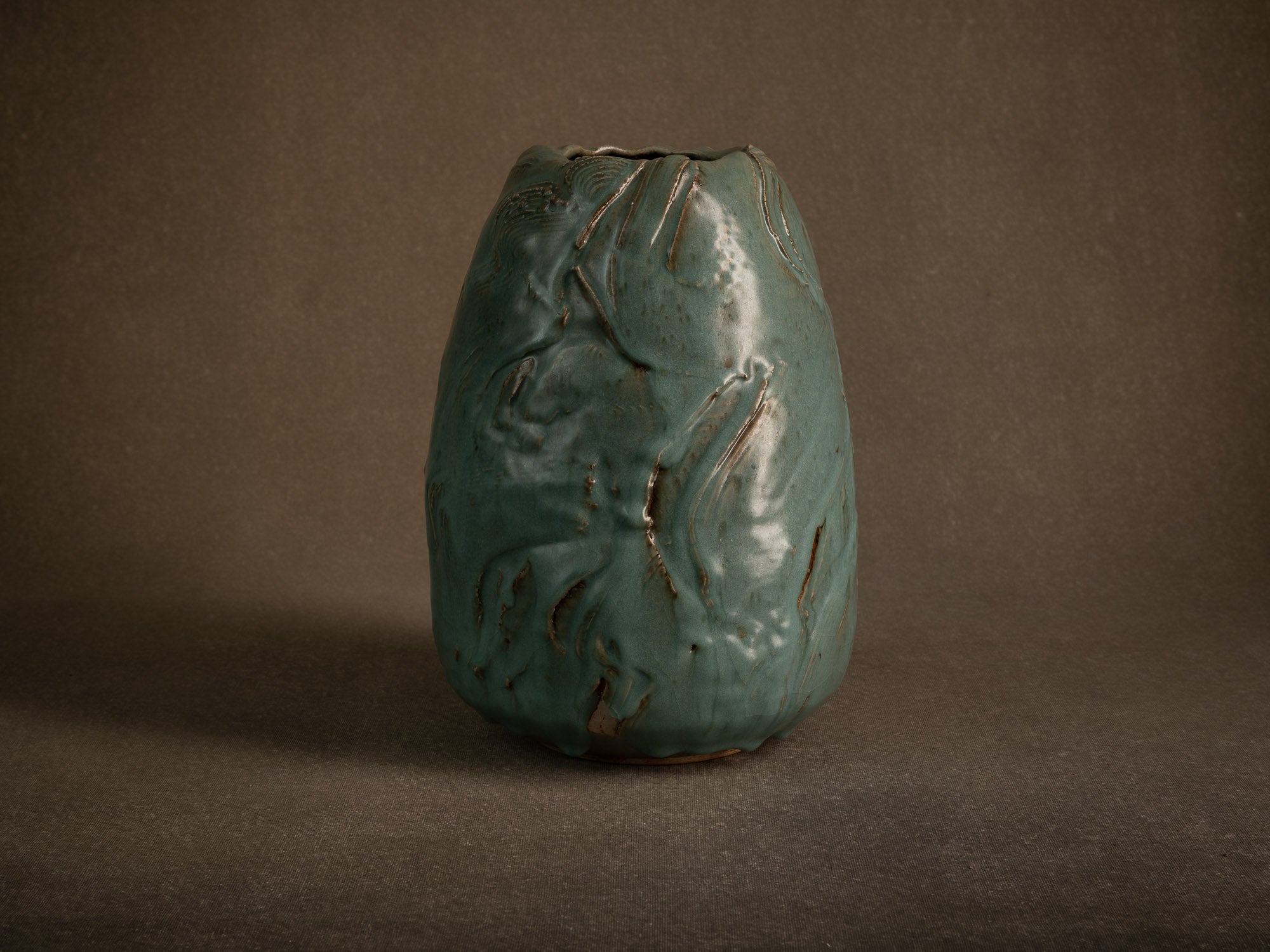Vase en grès céladon de Jean‑Luc & Sylvie Jourdain, France (vers 2000)..Celadon stoneware vase by Jean‑Luc and Sylvie Jourdain, France (circa 2000)