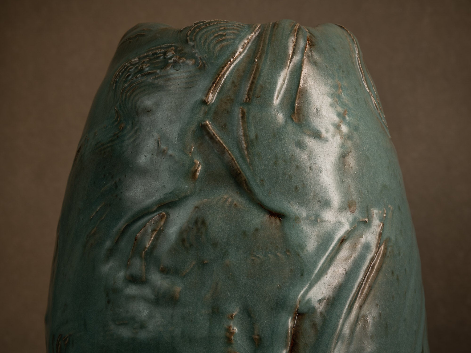 Vase en grès céladon de Jean‑Luc & Sylvie Jourdain, France (vers 2000)..Celadon stoneware vase by Jean‑Luc and Sylvie Jourdain, France (circa 2000)