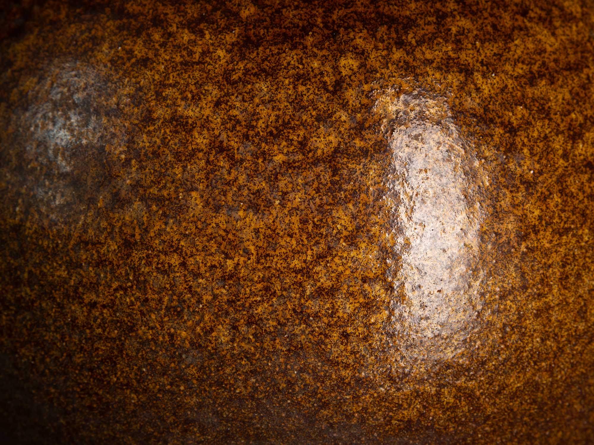 Jarre de lune par les Potiers d'Accolay, France (vers 1965-70)..Important Moon Jar vase by les Potiers d'Accolay, France (ca. 1965-70)