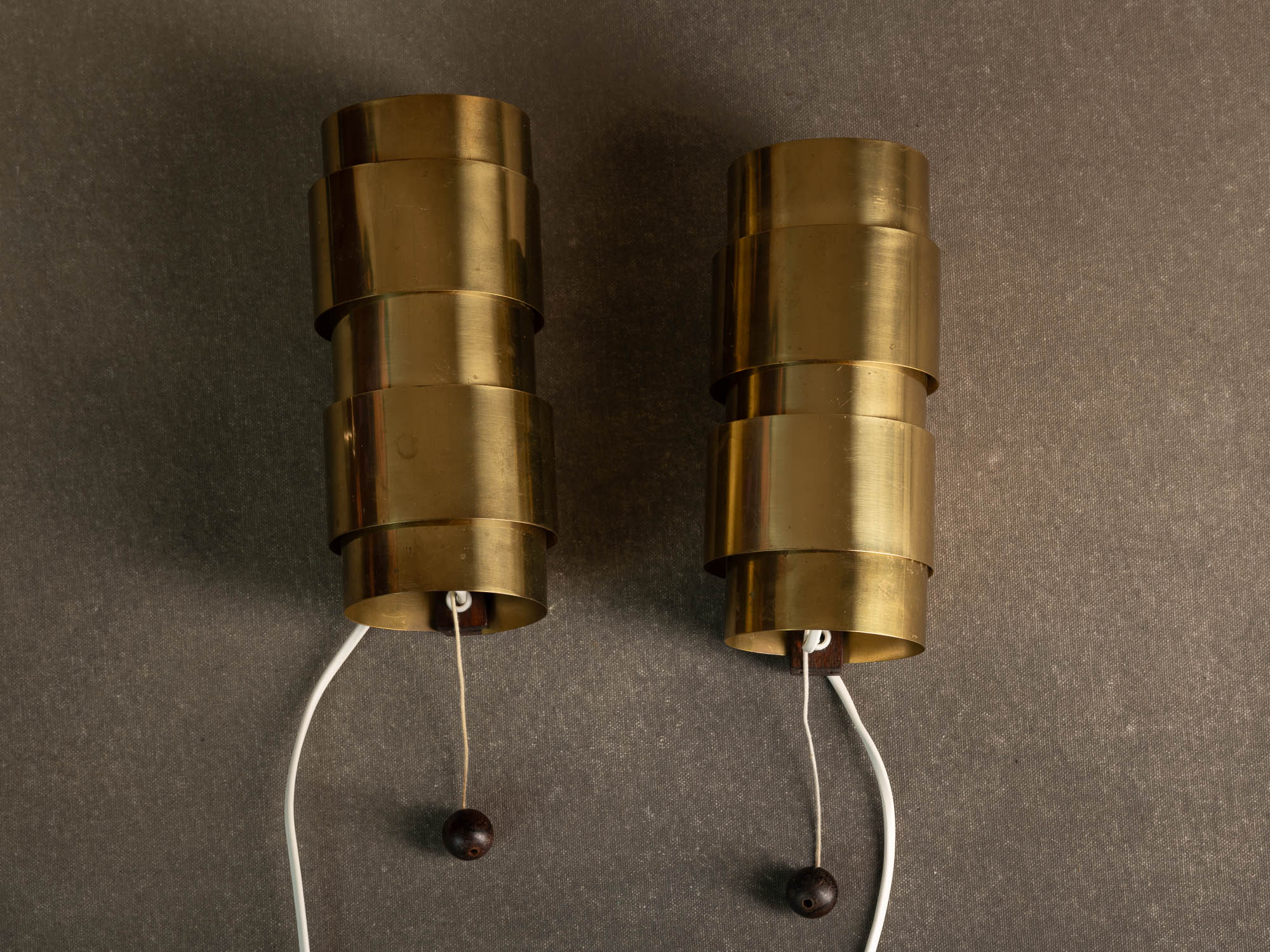 Paire d'appliques "Aristokrat" par Fröseke AB Nybrofabriken, Suède (Années 1960)..Pair of "Aristokrat" wall lamps by Fröseke AB Nybrofabriken, Sweden (1960s)