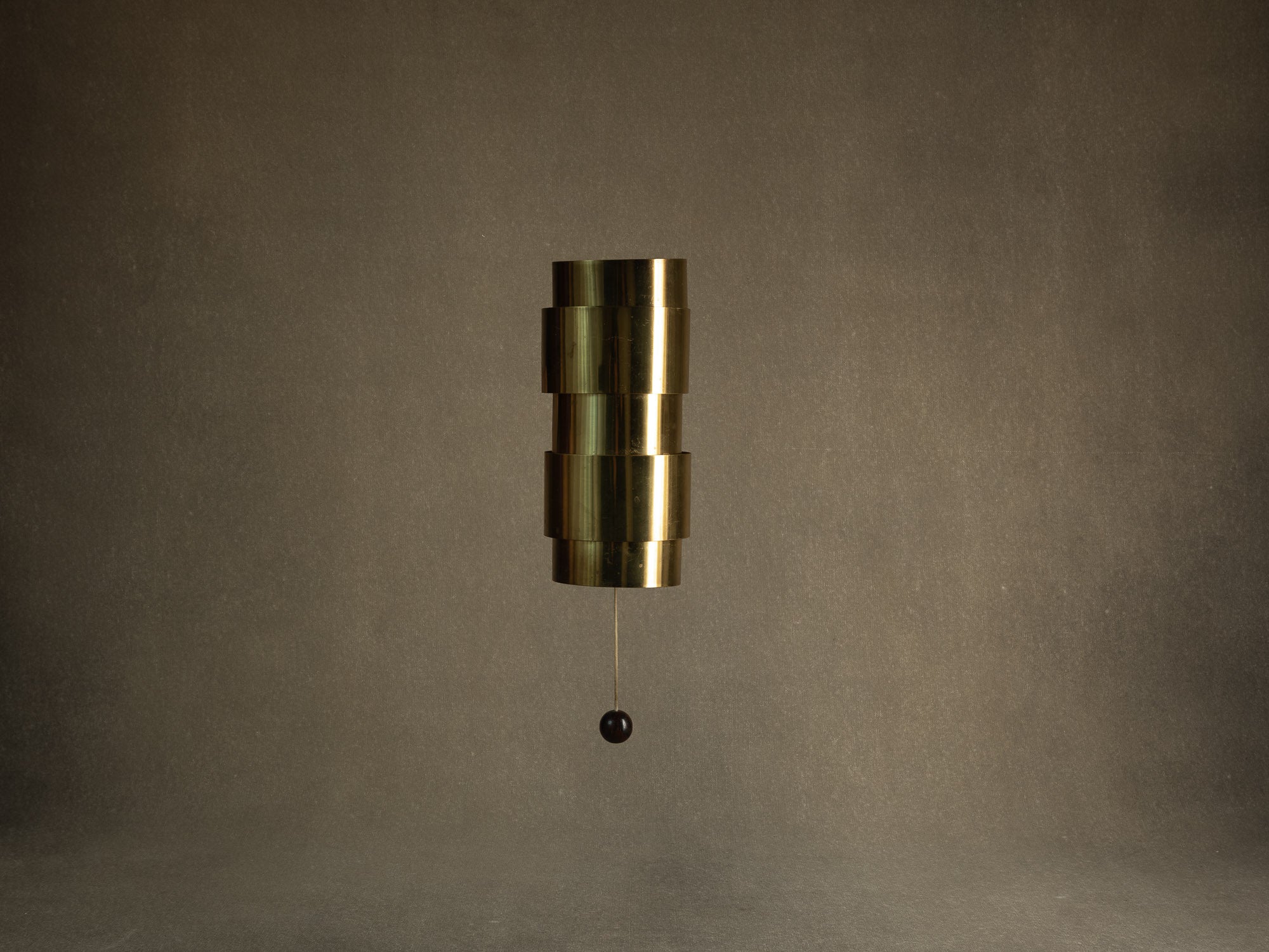 Paire d'appliques "Aristokrat" par Fröseke AB Nybrofabriken, Suède (Années 1960)..Pair of "Aristokrat" wall lamps by Fröseke AB Nybrofabriken, Sweden (1960s)