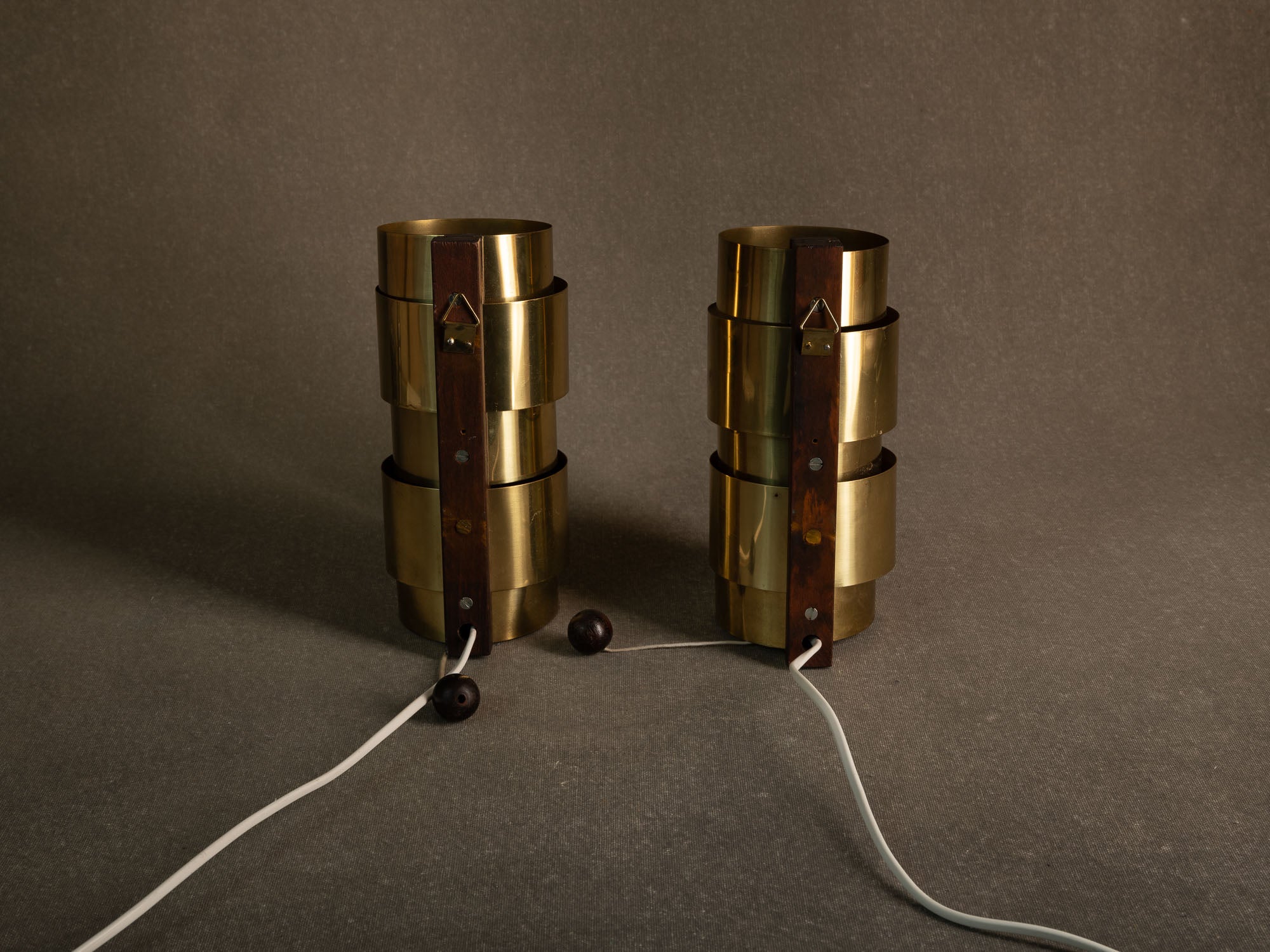 Paire d'appliques "Aristokrat" par Fröseke AB Nybrofabriken, Suède (Années 1960)..Pair of "Aristokrat" wall lamps by Fröseke AB Nybrofabriken, Sweden (1960s)