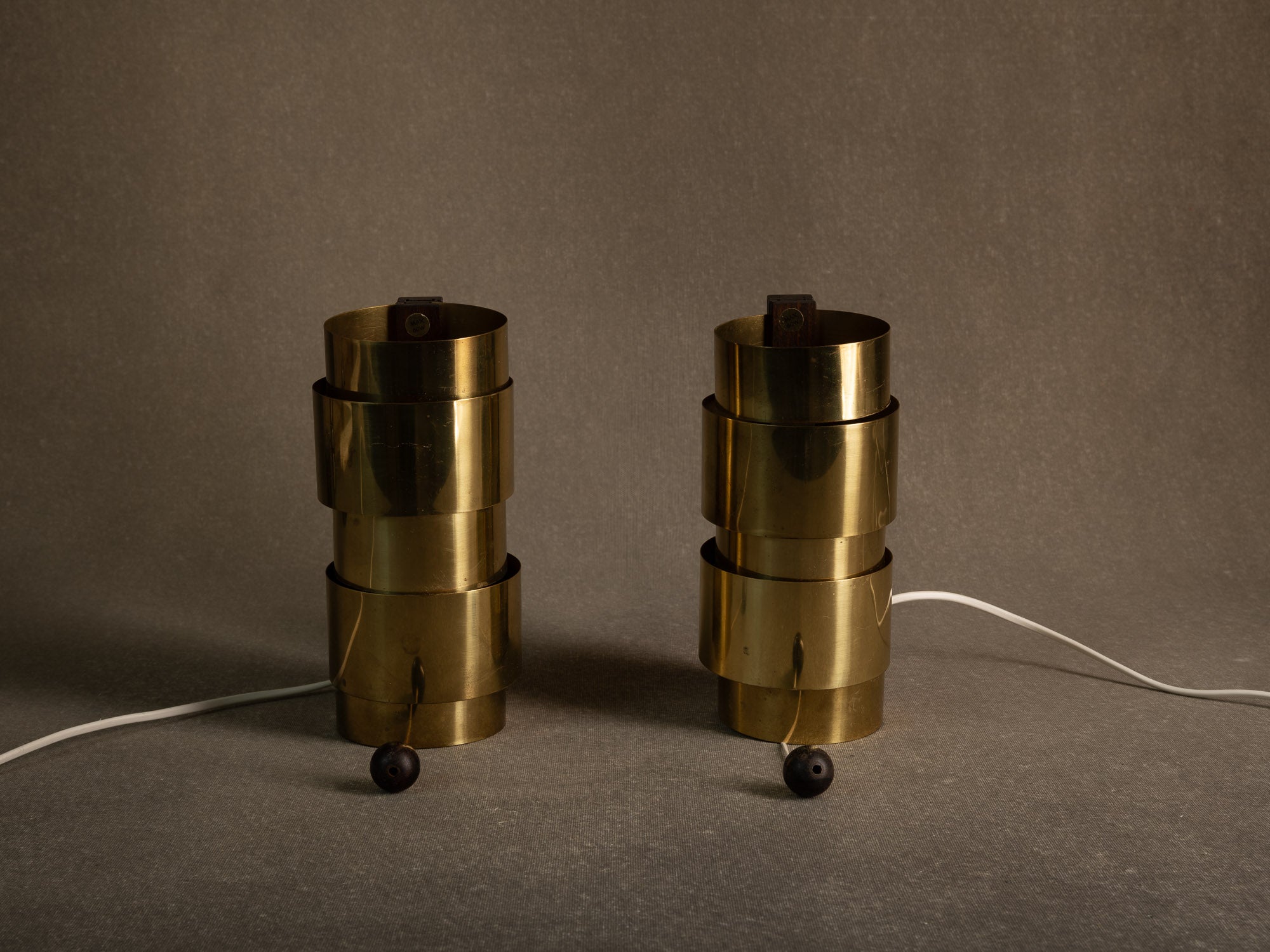 Paire d'appliques "Aristokrat" par Fröseke AB Nybrofabriken, Suède (Années 1960)..Pair of "Aristokrat" wall lamps by Fröseke AB Nybrofabriken, Sweden (1960s)