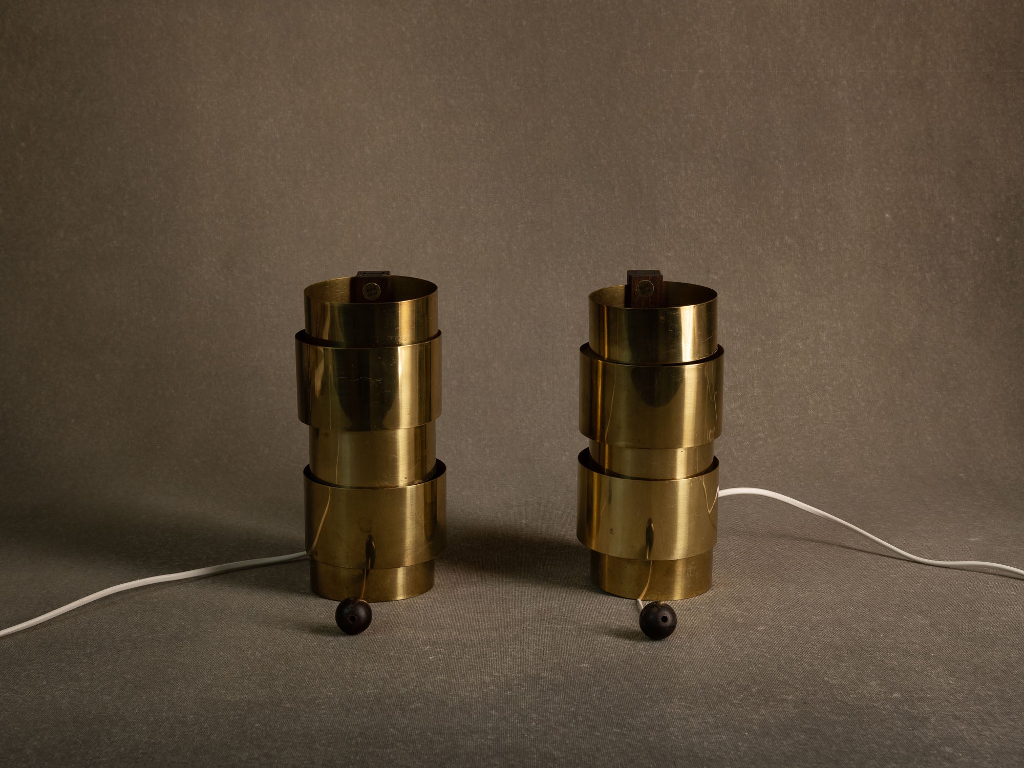 Paire d'appliques "Aristokrat" par Fröseke AB Nybrofabriken, Suède (Années 1960)..Pair of "Aristokrat" wall lamps by Fröseke AB Nybrofabriken, Sweden (1960s)