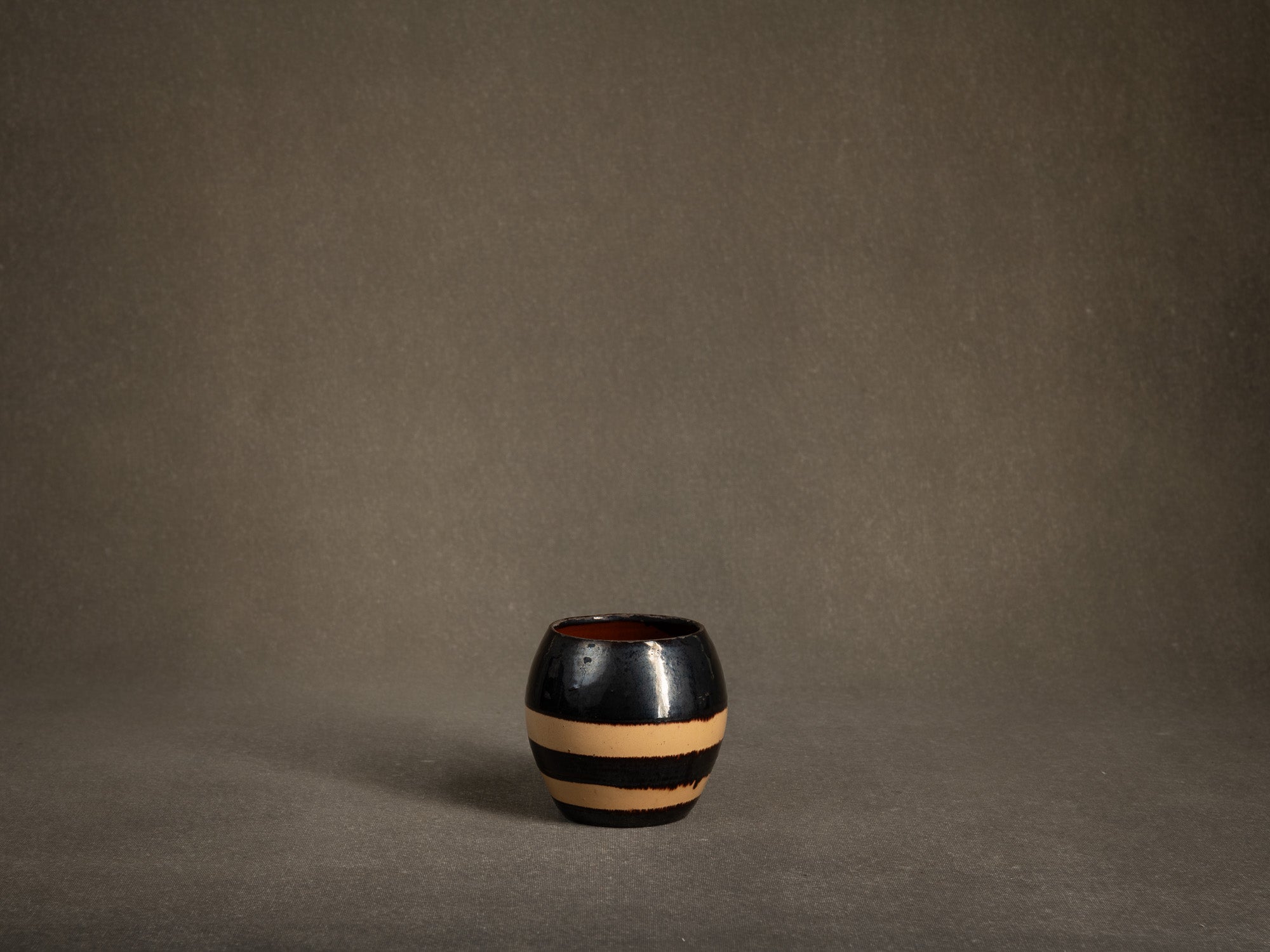 Vase boule moderniste par Paul Jacquet pour Primavera, France (vers 1922-23)..Modernist ball vase by Paul Jacquet for Primavera, France (circa 1922-23)