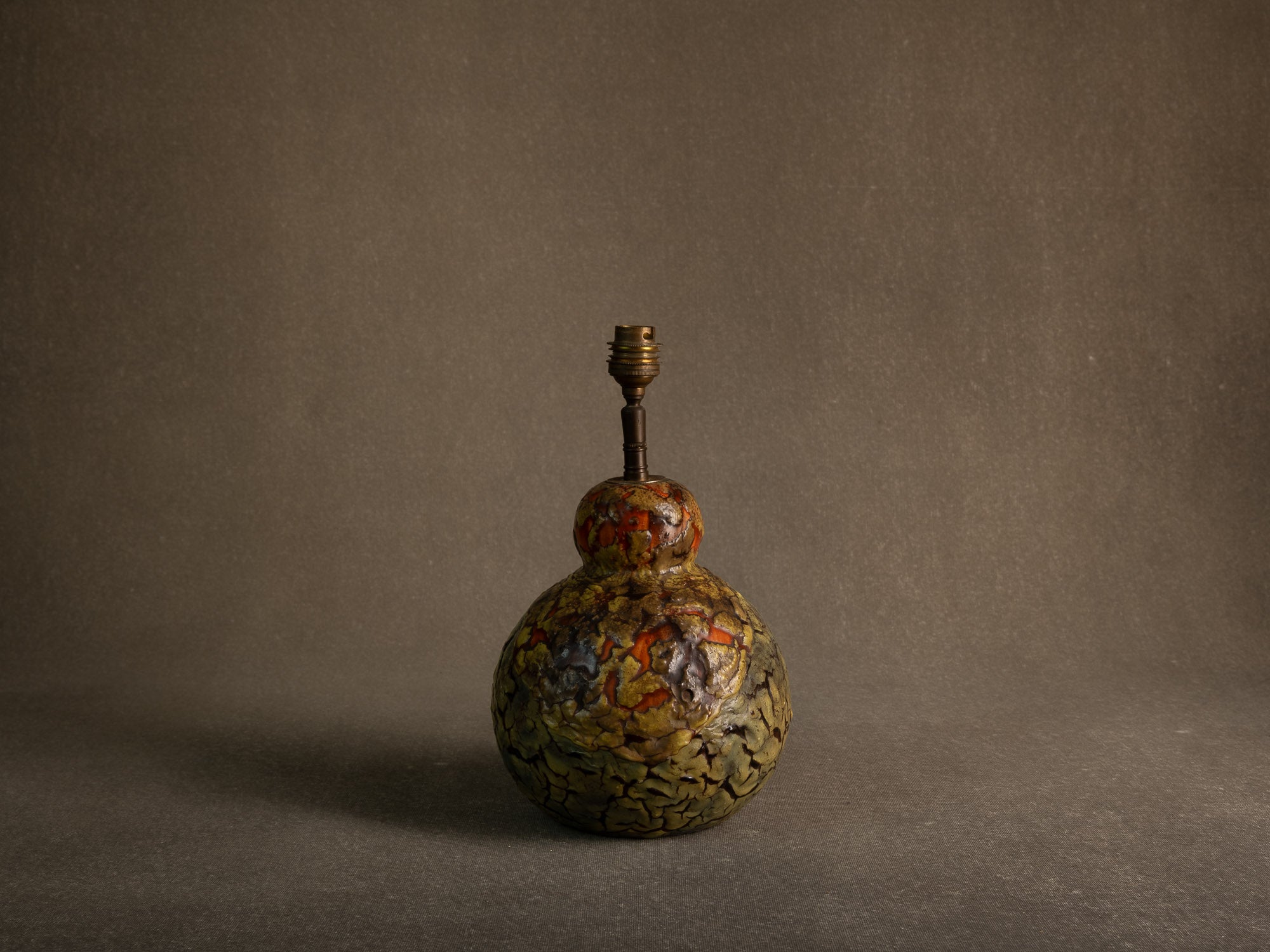 Rare vase en grès monté en lampe, Louis Dage à Antony, France (vers 1925-30)..Rare stoneware Louis Dage vase mounted in lamp, France (circa 1925-30)