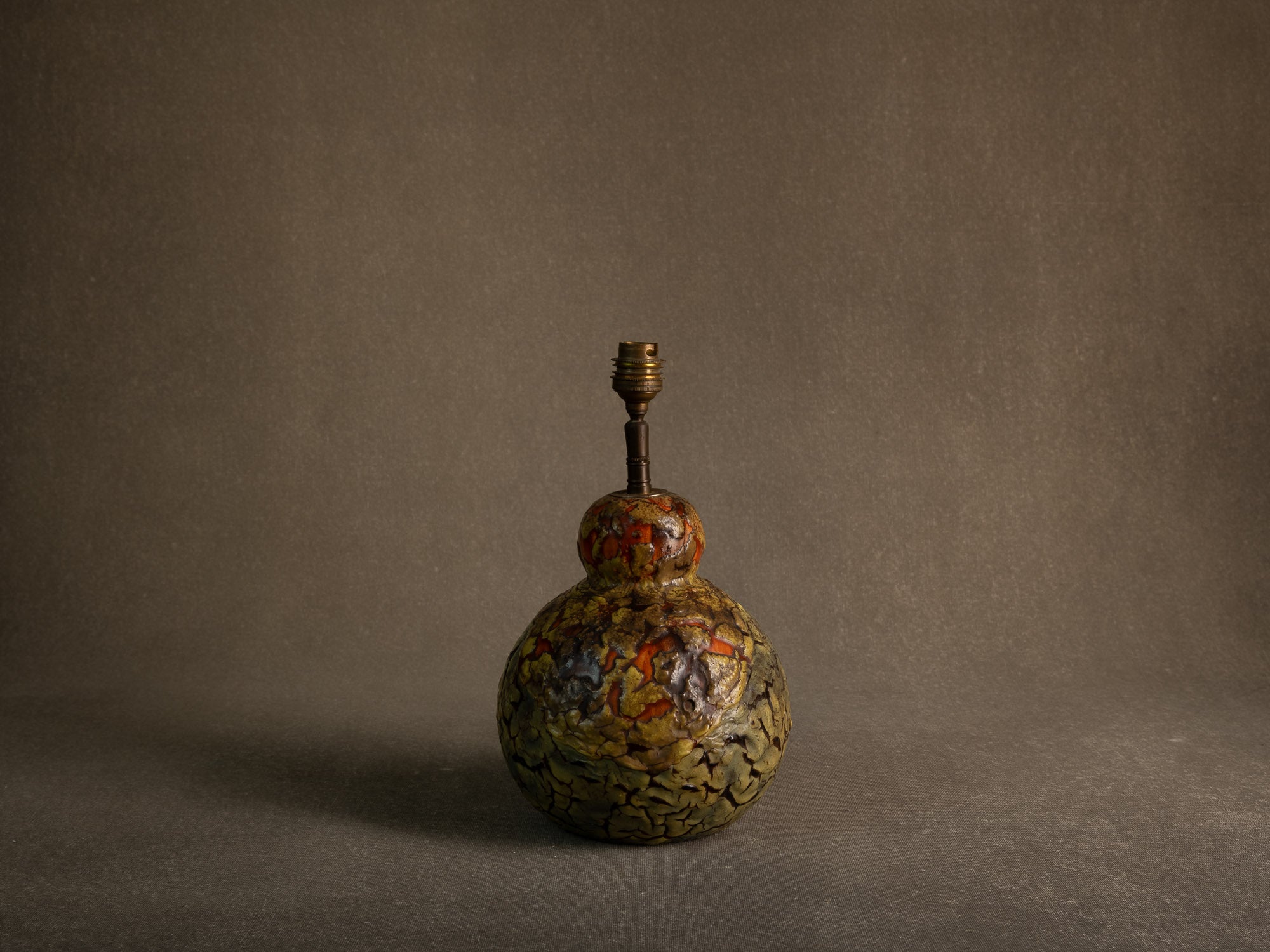 Rare vase en grès monté en lampe, Louis Dage à Antony, France (vers 1925-30)..Rare stoneware Louis Dage vase mounted in lamp, France (circa 1925-30)