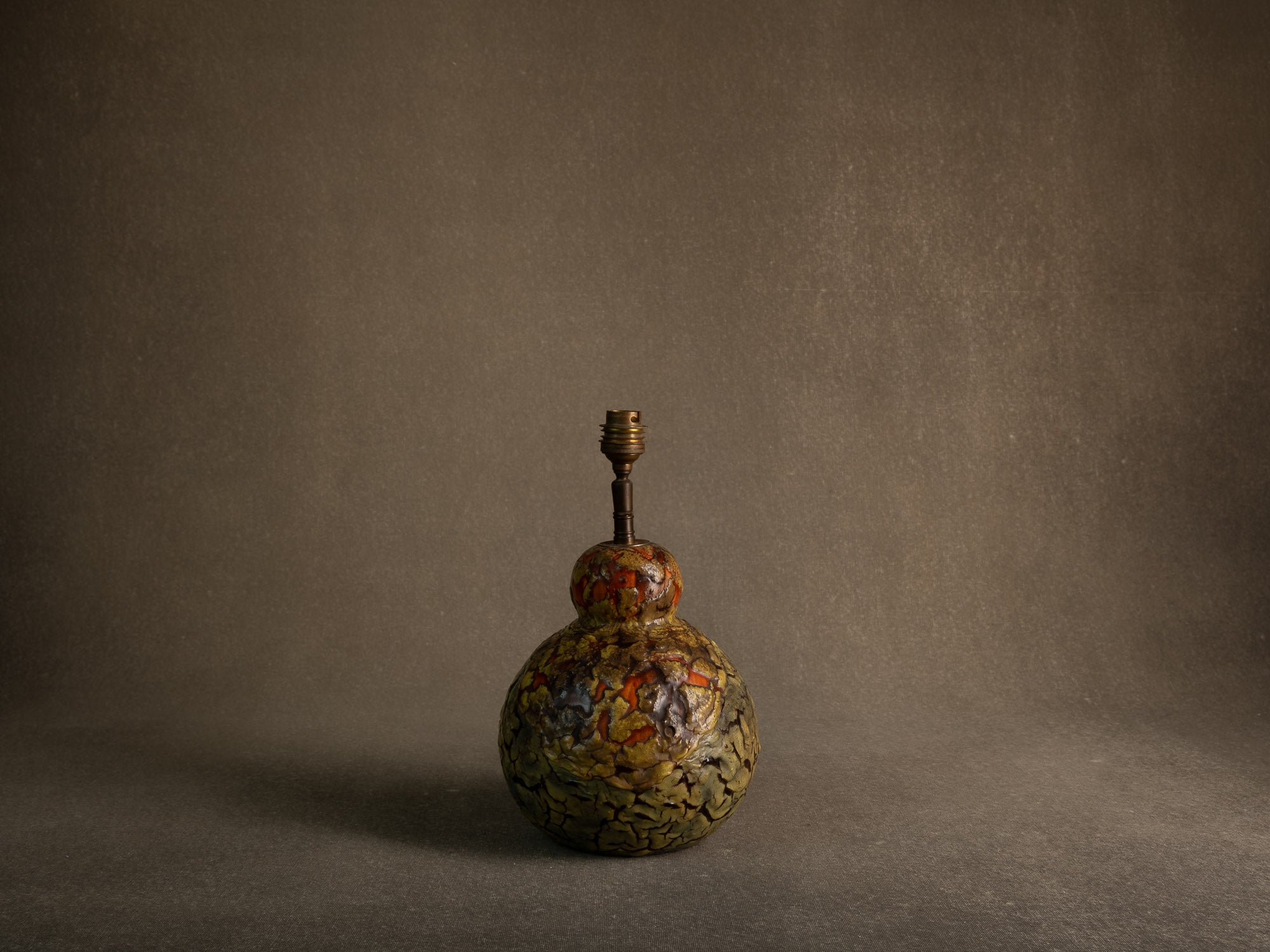 Rare vase en grès monté en lampe, Louis Dage à Antony, France (vers 1925-30)..Rare stoneware Louis Dage vase mounted in lamp, France (circa 1925-30)