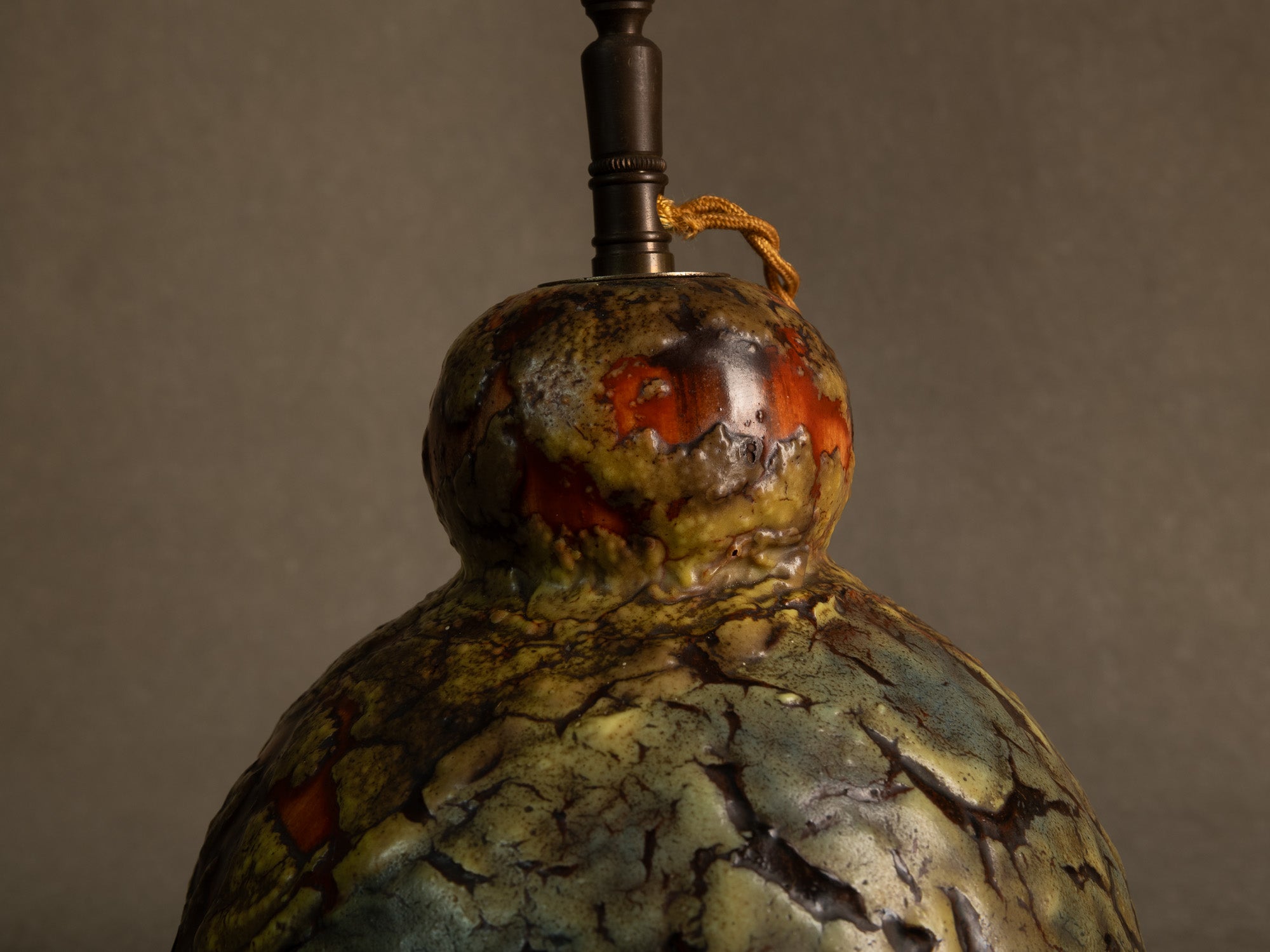 Rare vase en grès monté en lampe, Louis Dage à Antony, France (vers 1925-30)..Rare stoneware Louis Dage vase mounted in lamp, France (circa 1925-30)