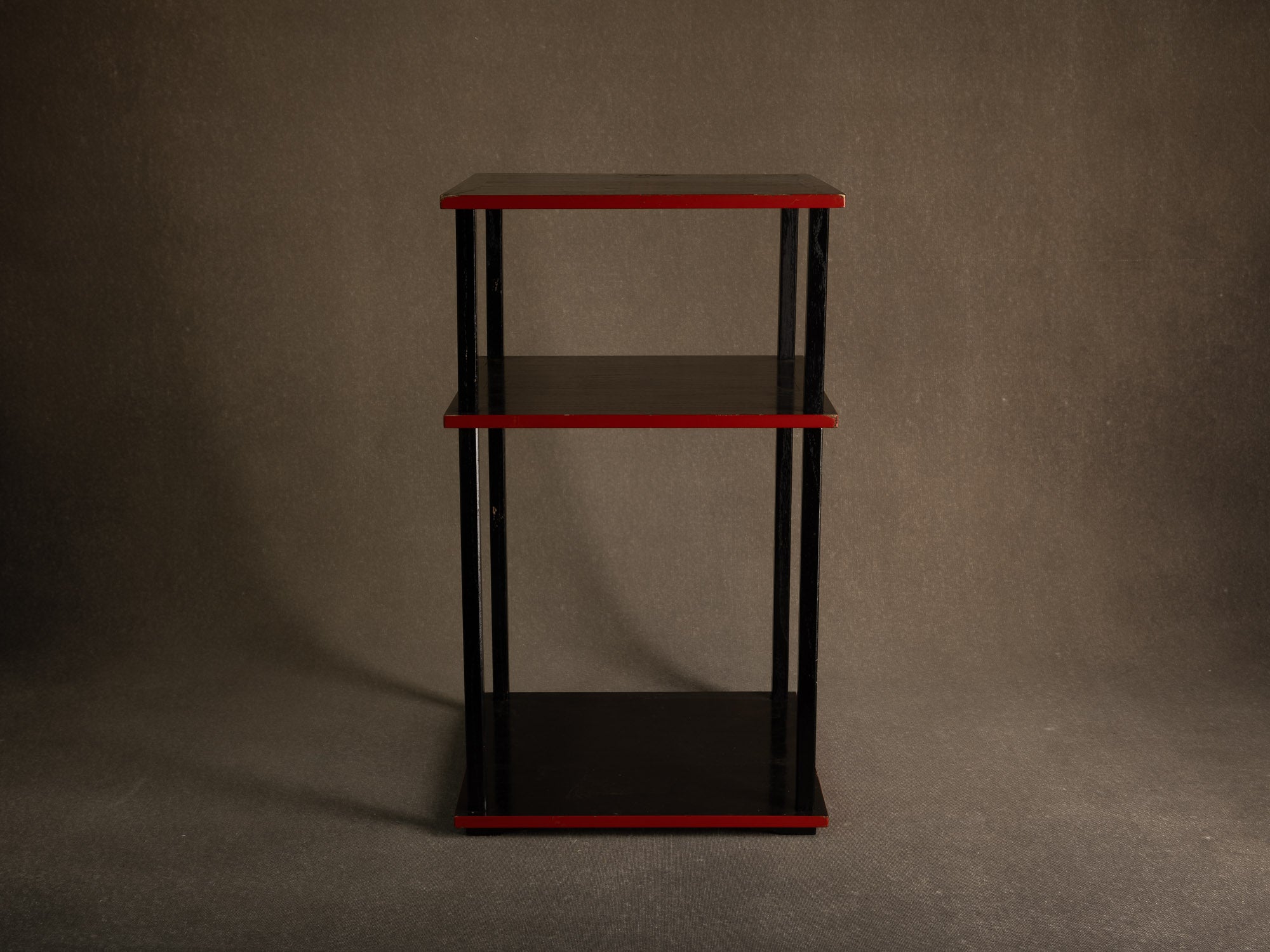 Table à thé Tana pour la cérémonie du thé / guéridon en laque, Japon (vers 1950-70)..Mingei Tana, tea ceremony table or stand / occasional table, Japan (circa 1950-70)