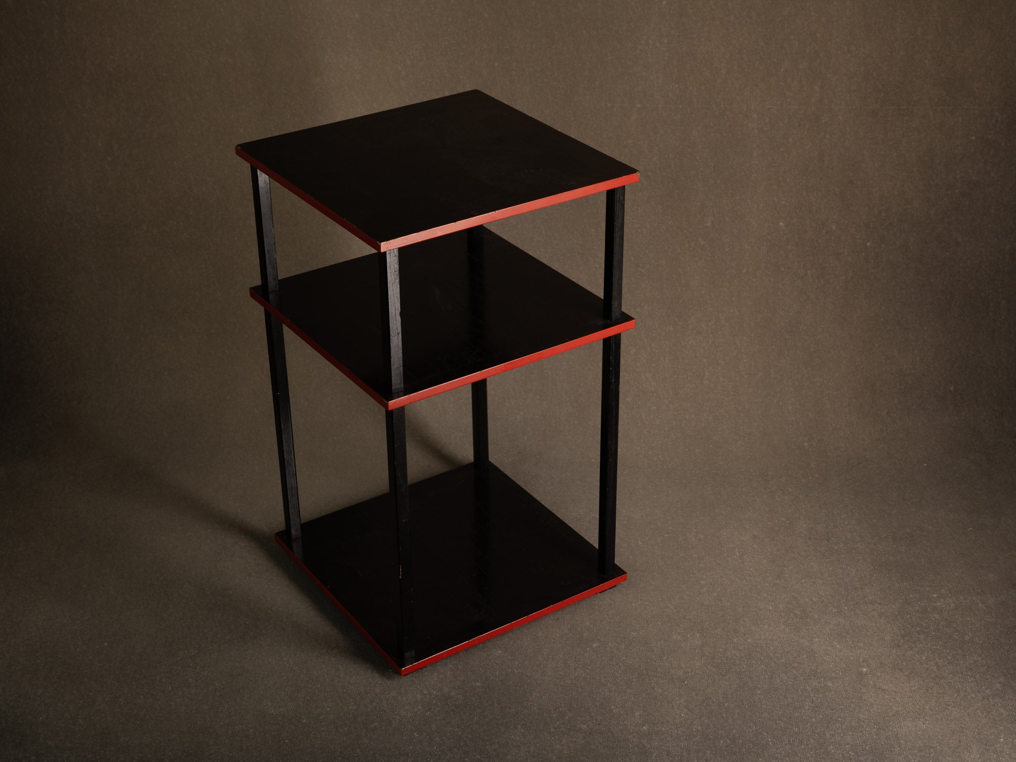 Table à thé Tana pour la cérémonie du thé / guéridon en laque, Japon (vers 1950-70)..Mingei Tana, tea ceremony table or stand / occasional table, Japan (circa 1950-70)