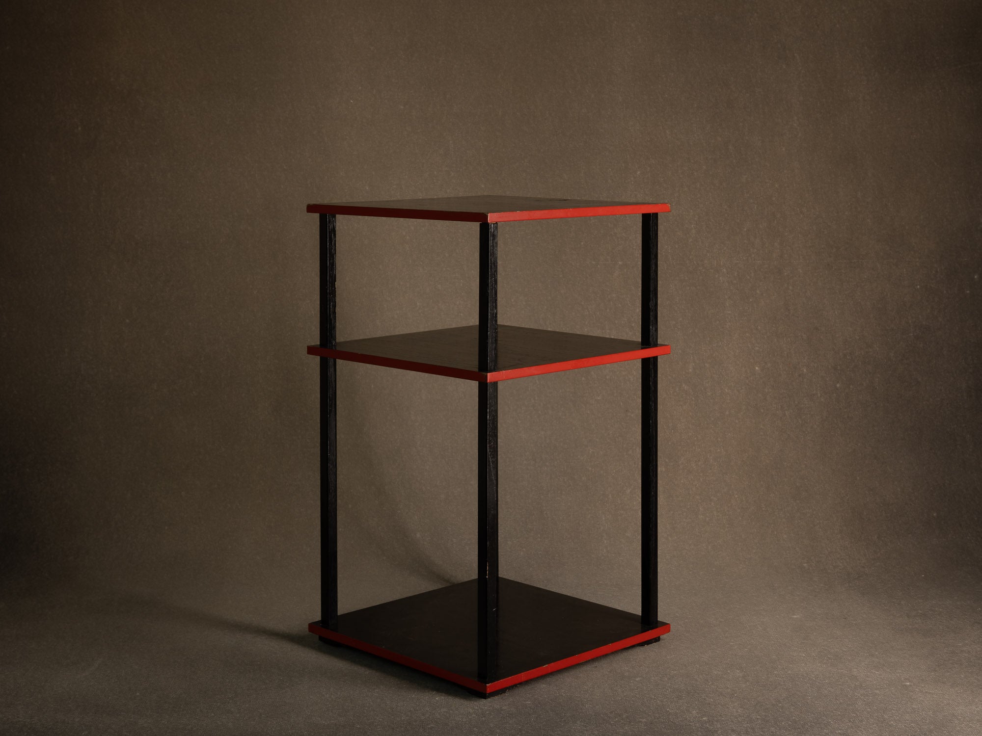 Table à thé Tana pour la cérémonie du thé / guéridon en laque, Japon (vers 1950-70)..Mingei Tana, tea ceremony table or stand / occasional table, Japan (circa 1950-70)