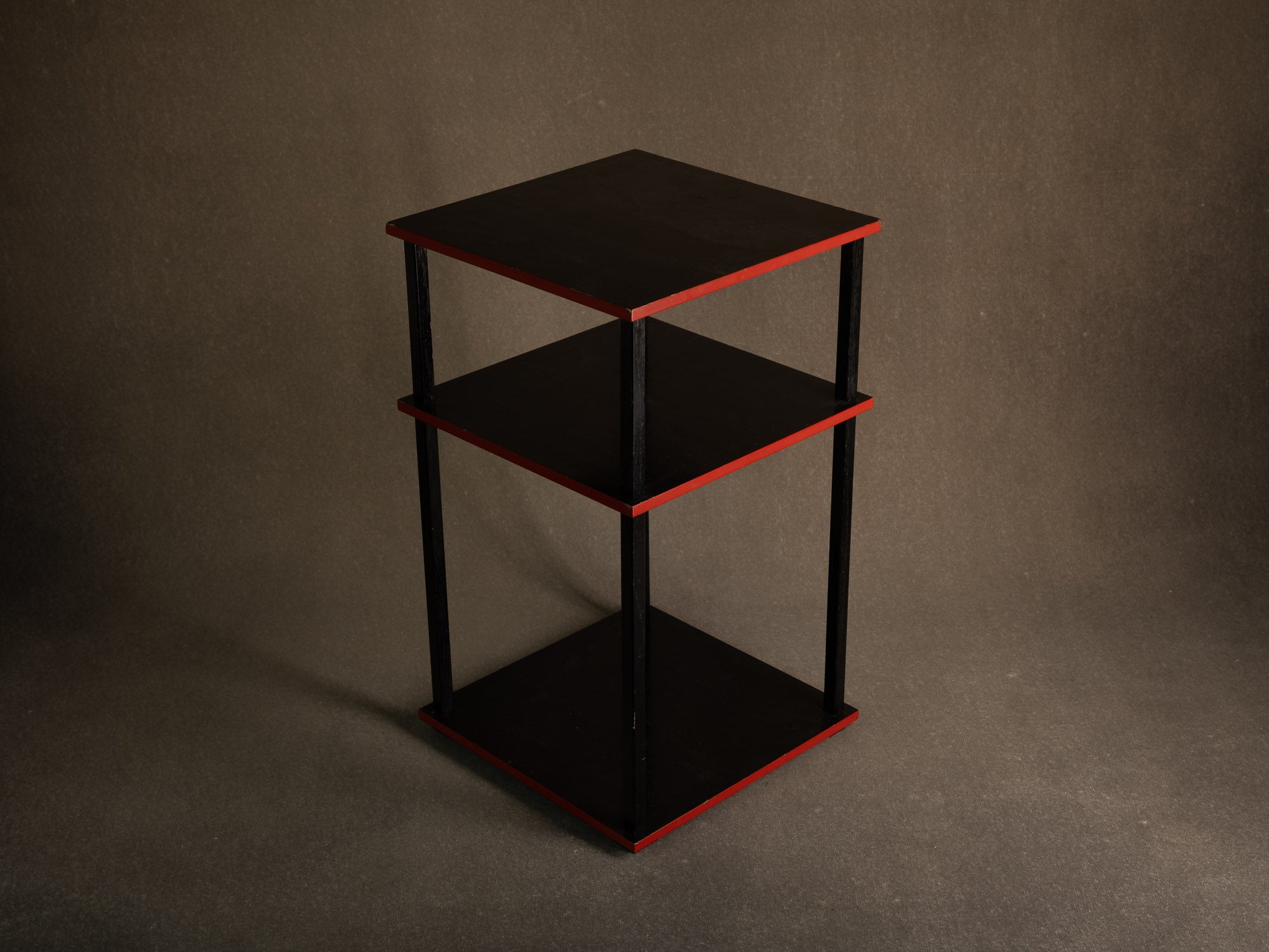 Table à thé Tana pour la cérémonie du thé / guéridon en laque, Japon (vers 1950-70)..Mingei Tana, tea ceremony table or stand / occasional table, Japan (circa 1950-70)