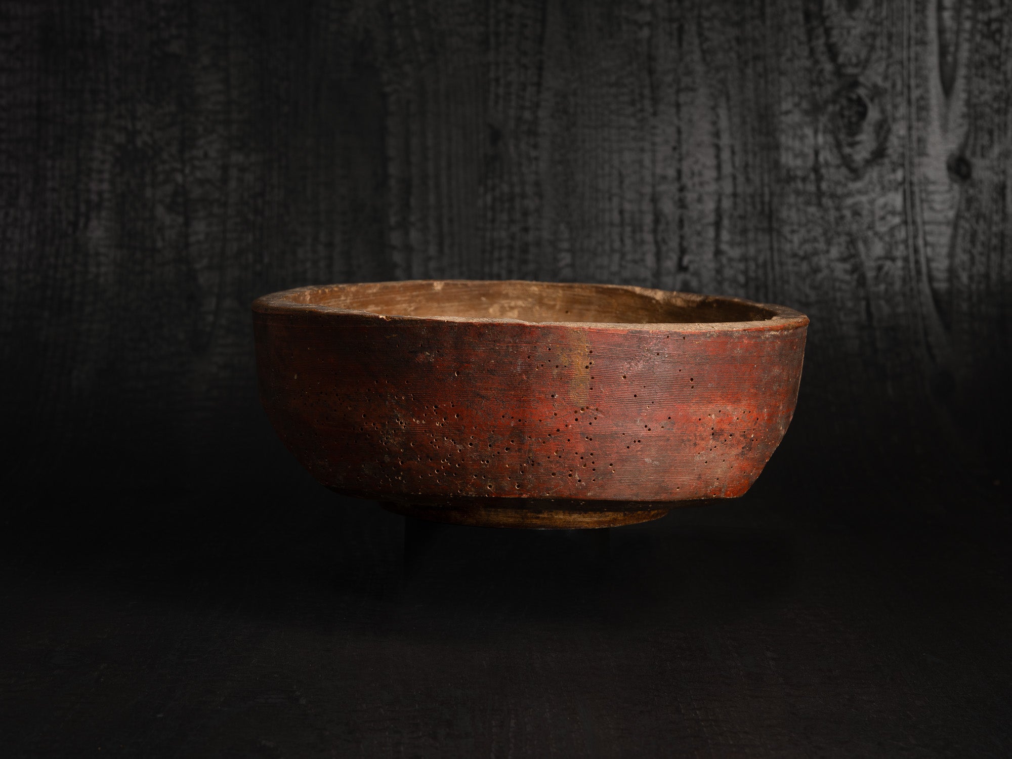 Kauss, coupe monoxyle en bois blond, Estonie (XIXe siècle)..Kauss, monoxylous bowl in bright wood, Estonia (19th century)